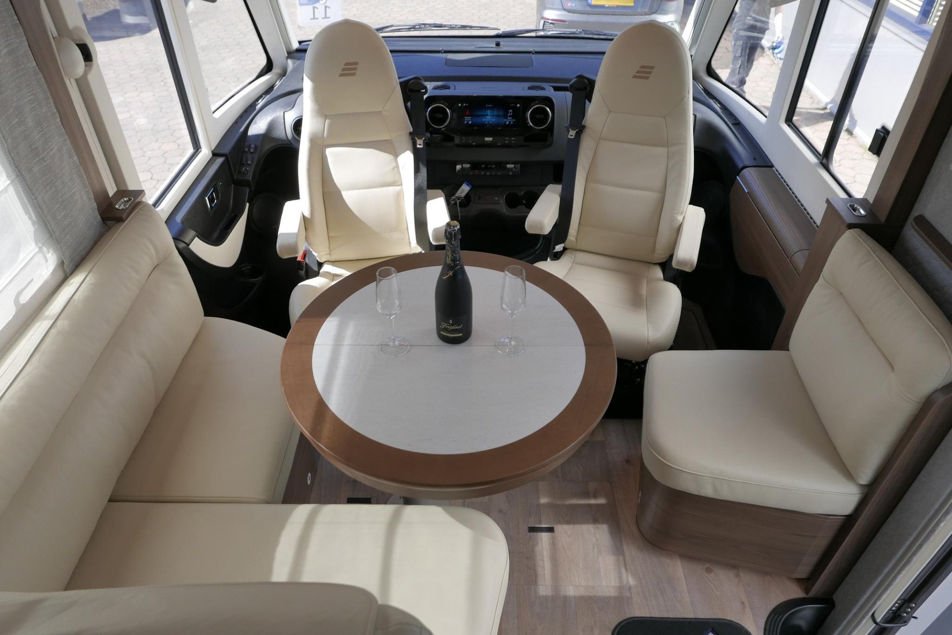 Hymer BML-I 780 MasterLine | Levelsysteem | Lithium | Airco | Enkele bedden