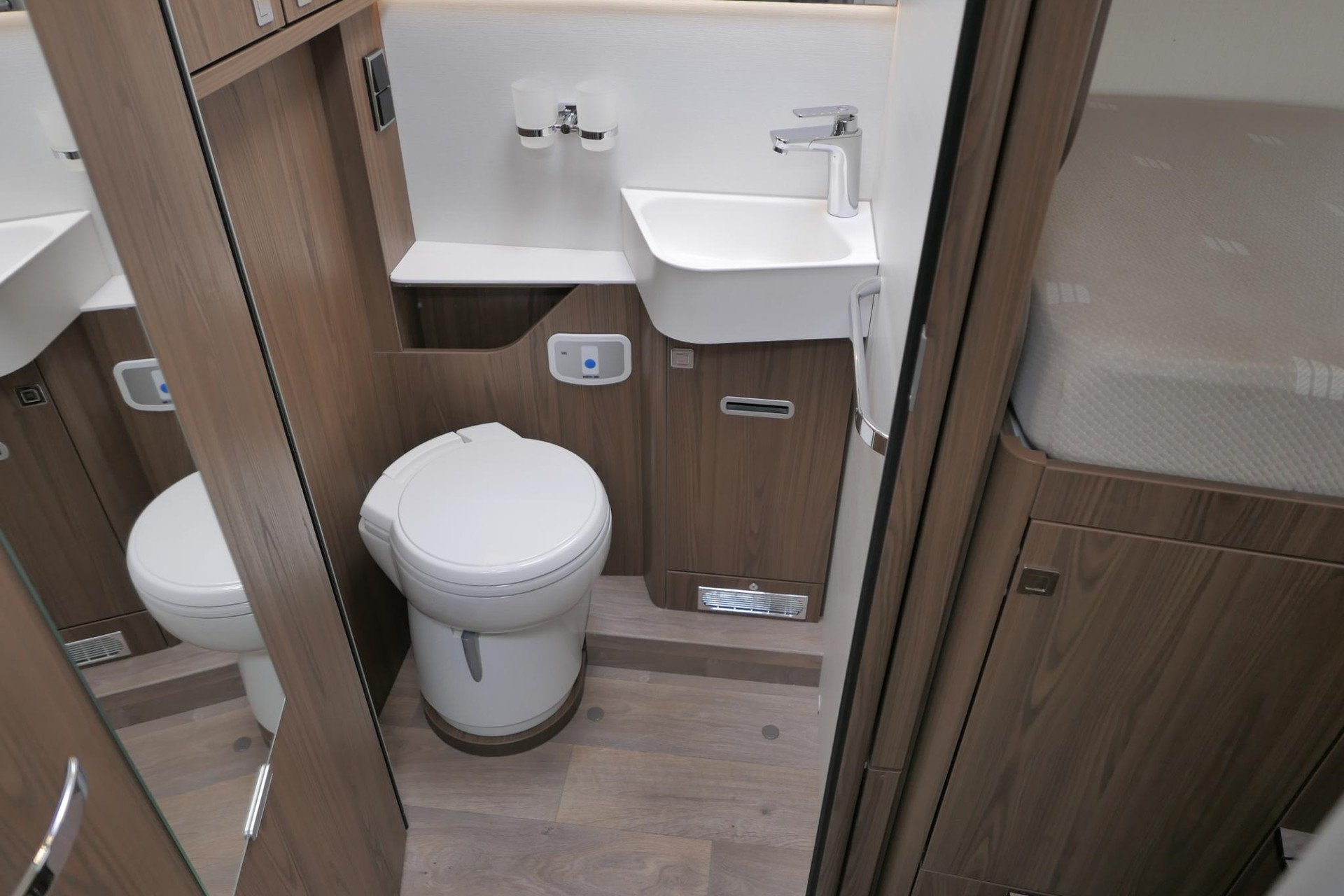 Hymer BML-I 780 MasterLine | Levelsysteem | Lithium | Airco | Enkele bedden