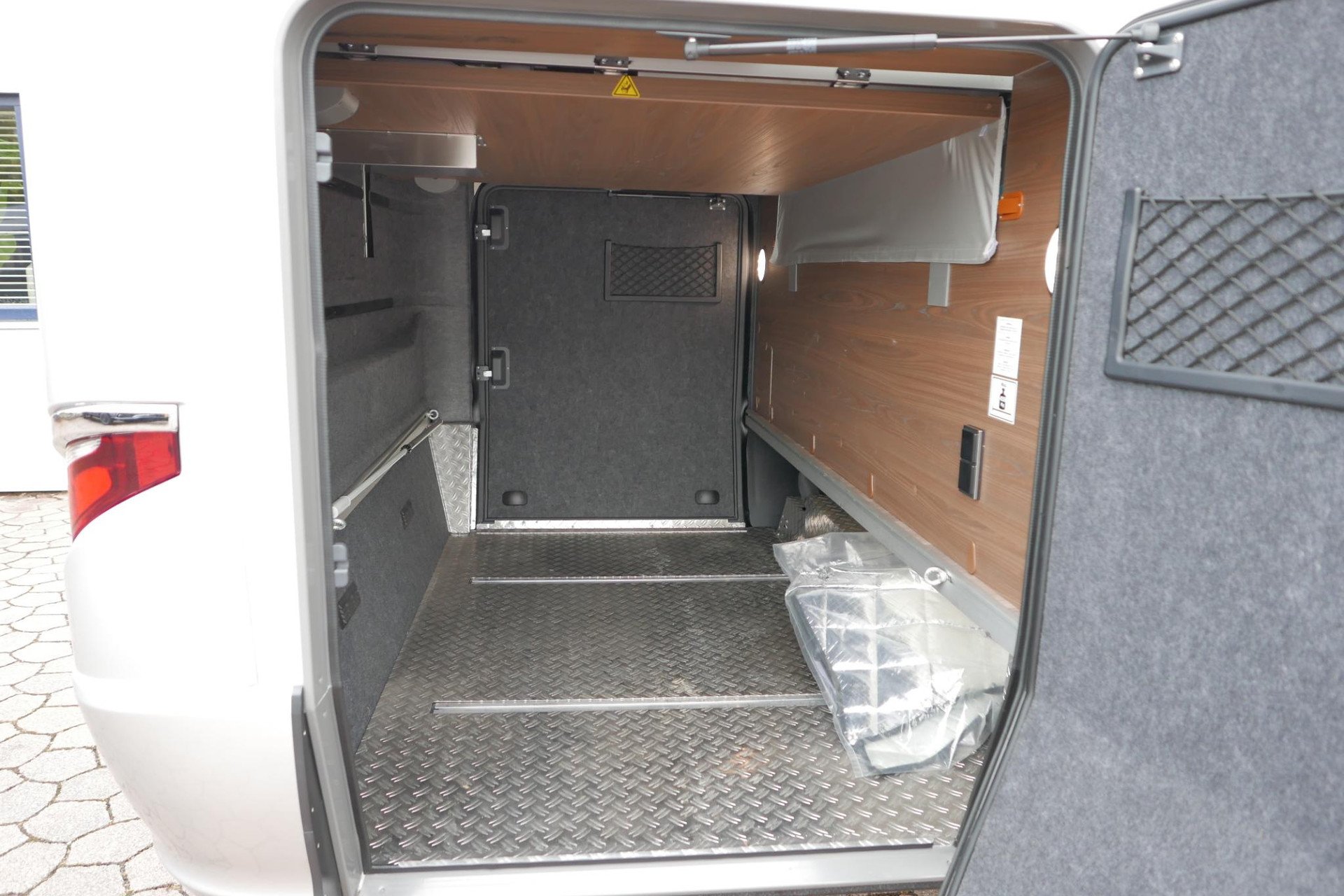 Hymer BML-I 790 MasterLine | Queensbed | Levelsysteem | Hefbed | Lithium |