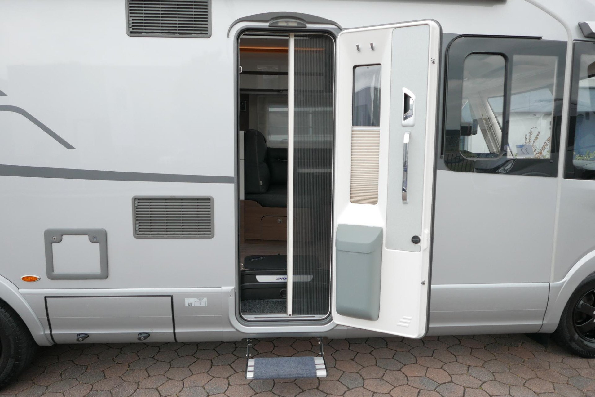 Hymer BML-I 790 MasterLine | Queensbed | Levelsysteem | Hefbed | Lithium |