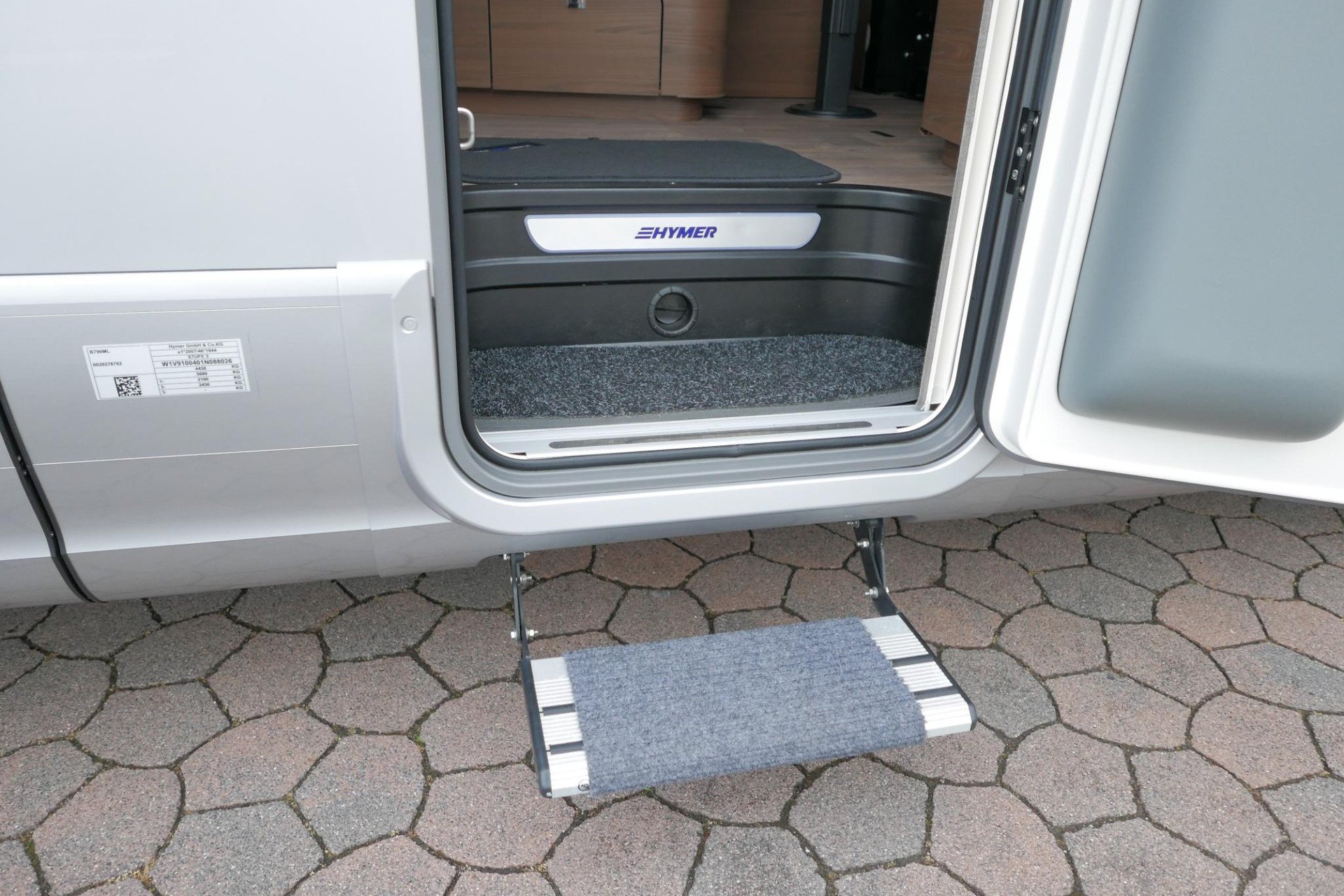 Hymer BML-I 790 MasterLine | Queensbed | Levelsysteem | Hefbed | Lithium |