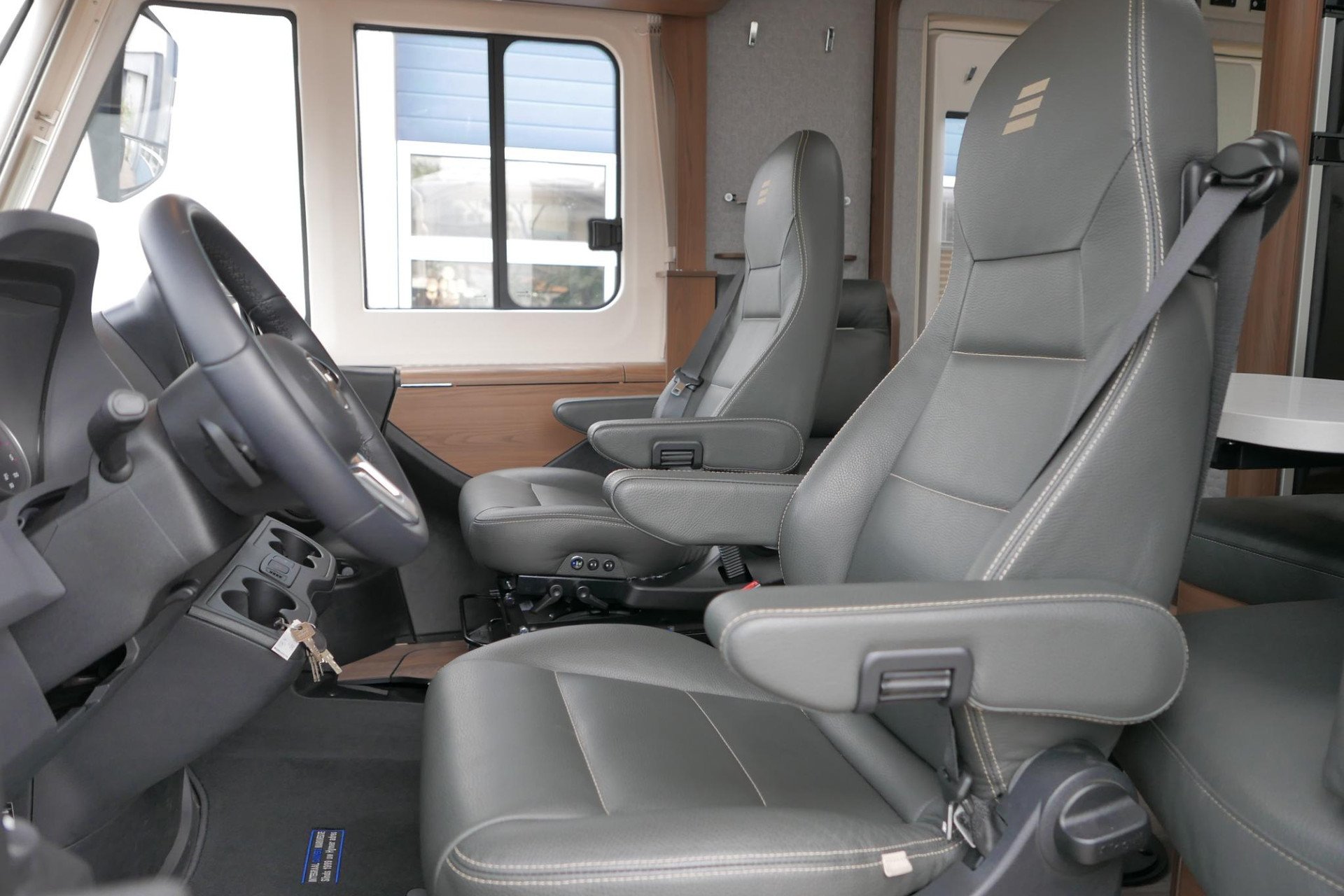 Hymer BML-I 790 MasterLine | Queensbed | Levelsysteem | Hefbed | Lithium |