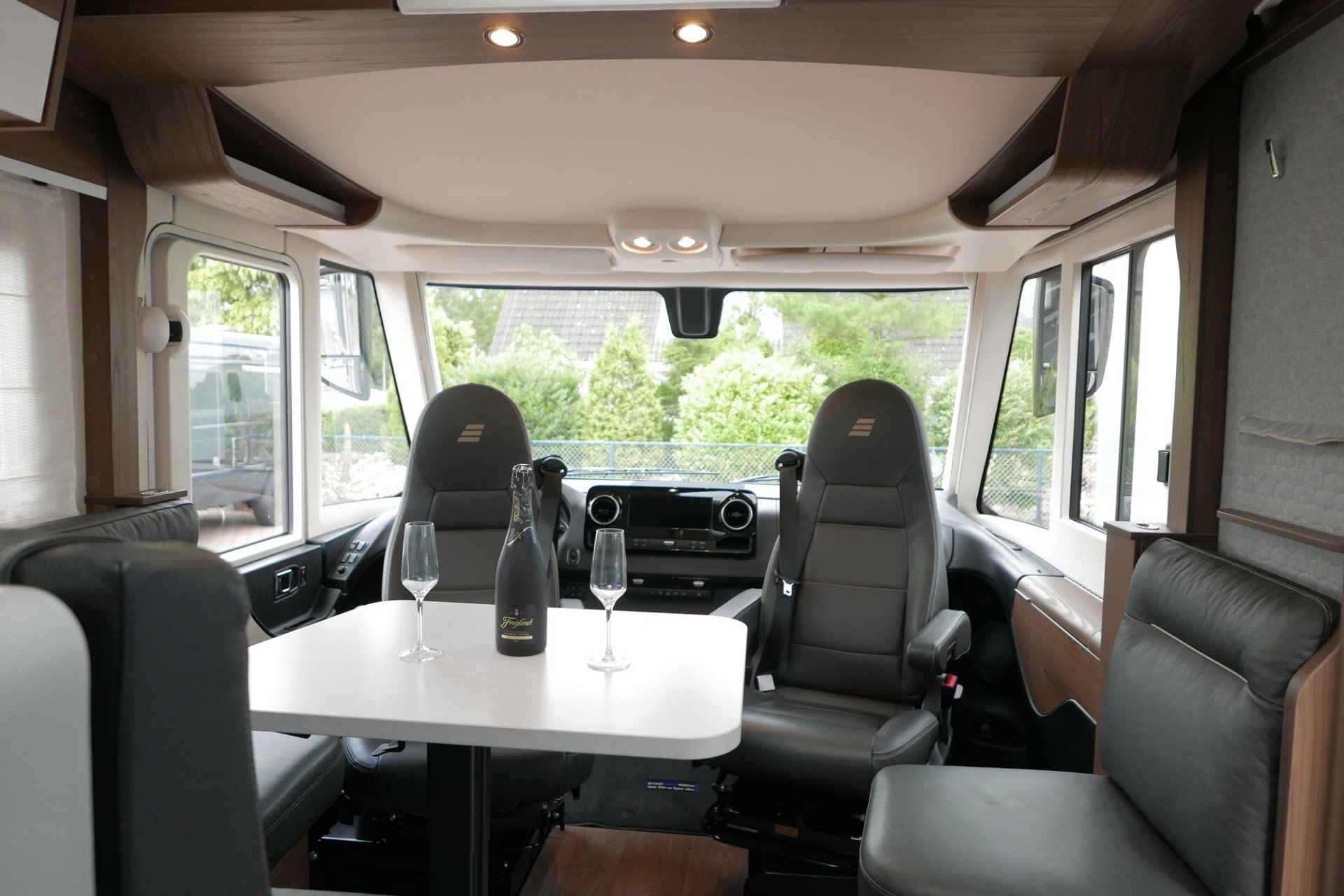 Hymer BML-I 790 MasterLine | Queensbed | Levelsysteem | Hefbed | Lithium |