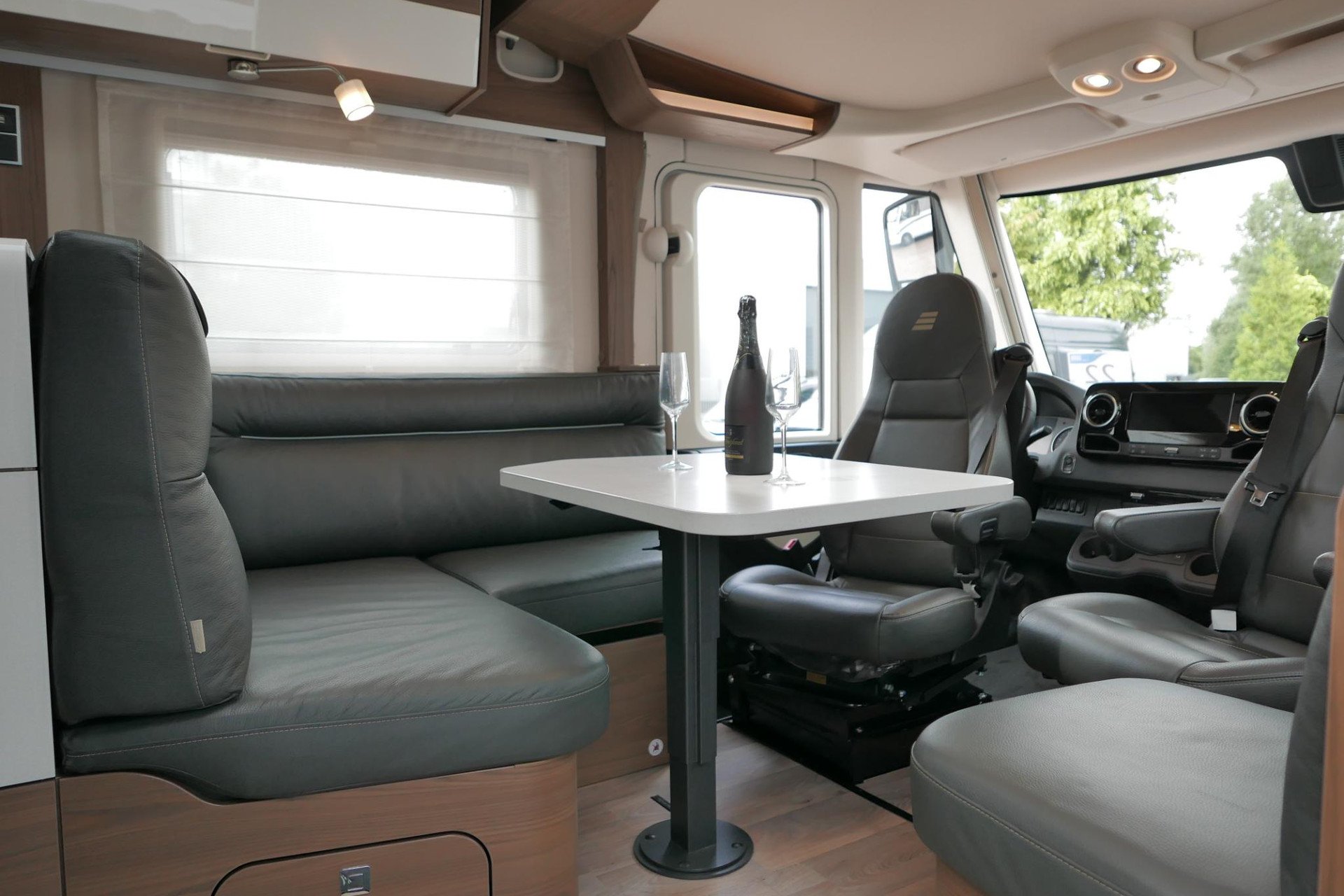 Hymer BML-I 790 MasterLine | Queensbed | Levelsysteem | Hefbed | Lithium |