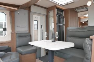 Hymer BML-I 790 MasterLine | Queensbed | Levelsysteem | Hefbed | Lithium |