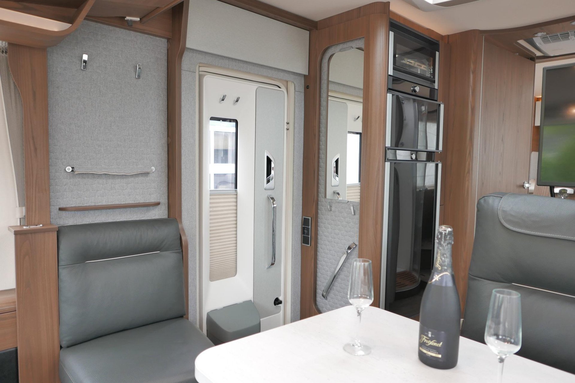 Hymer BML-I 790 MasterLine | Queensbed | Levelsysteem | Hefbed | Lithium |