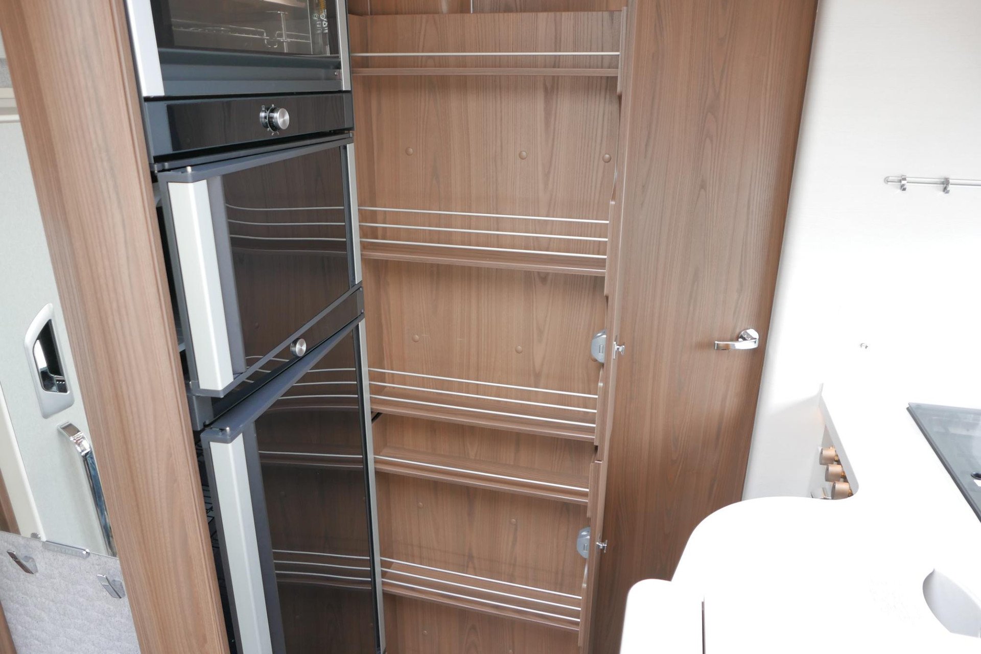 Hymer BML-I 790 MasterLine | Queensbed | Levelsysteem | Hefbed | Lithium |