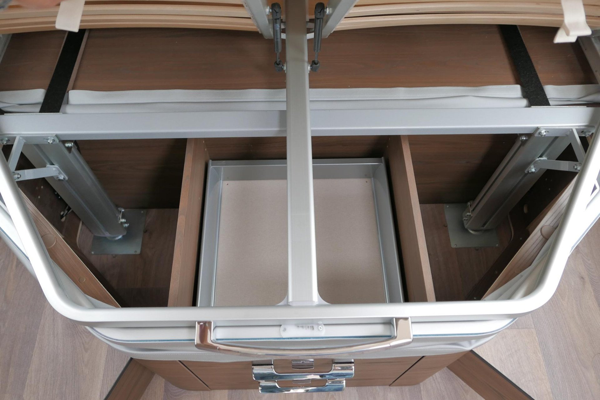 Hymer BML-I 790 MasterLine | Queensbed | Levelsysteem | Hefbed | Lithium |
