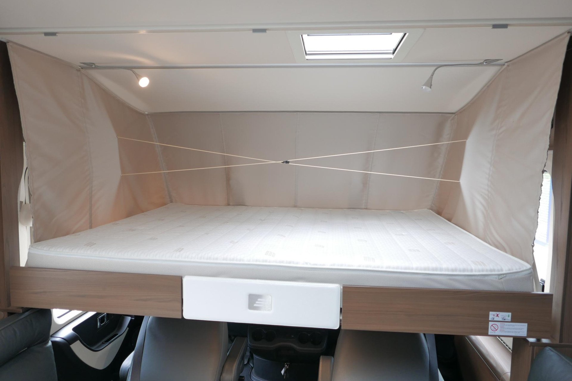 Hymer BML-I 790 MasterLine | Queensbed | Levelsysteem | Hefbed | Lithium |