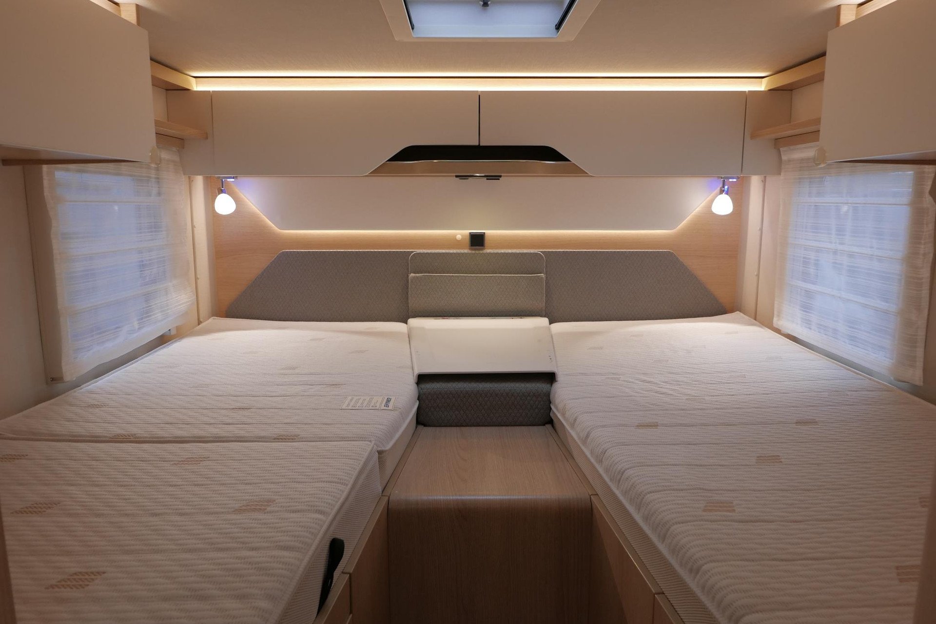 Hymer BMC-I 580 ModernComfort | Bovenkastjes | Levelsysteem | Omvormer | Zonnepanelen