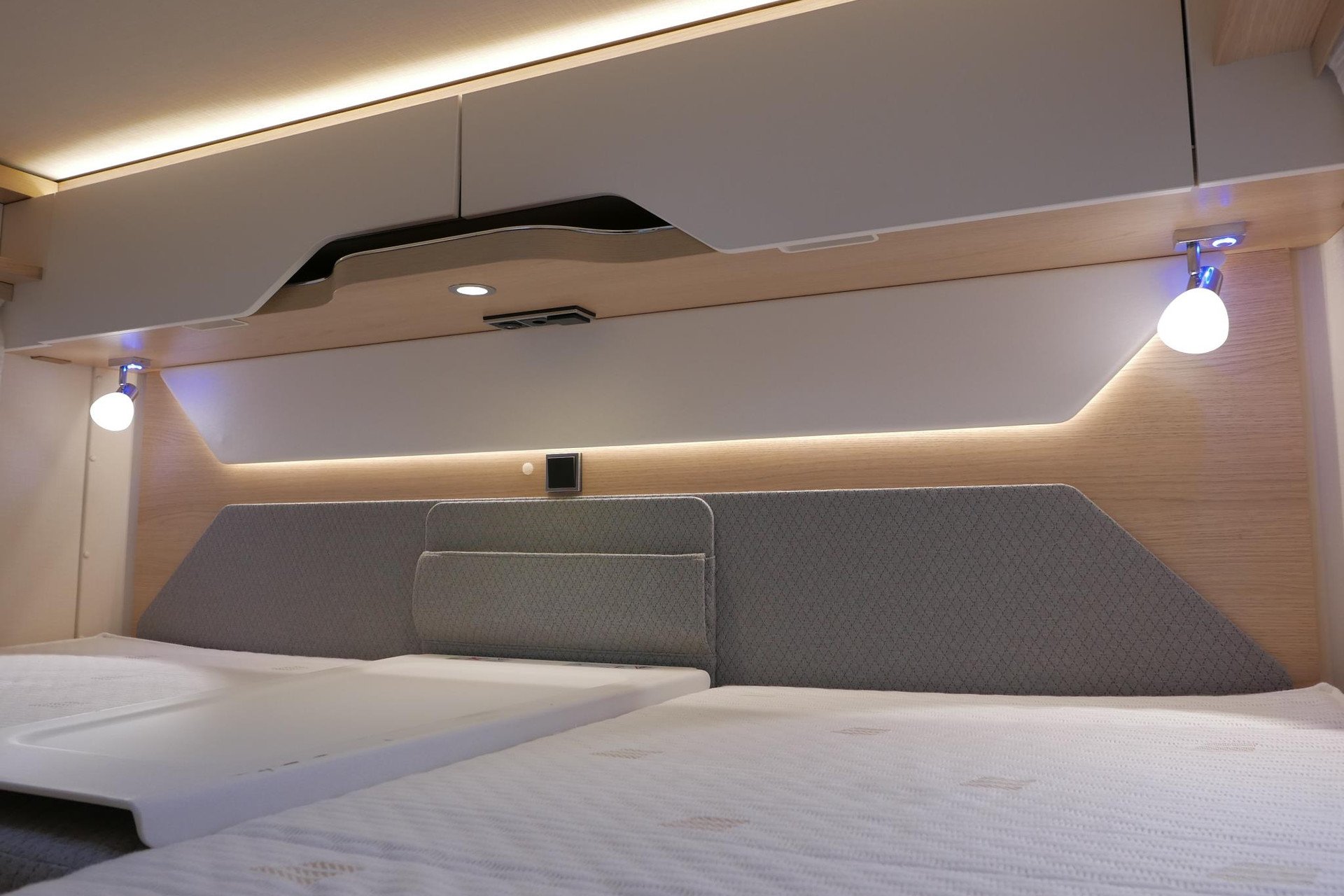 Hymer BMC-I 580 ModernComfort | Bovenkastjes | Levelsysteem | Omvormer | Zonnepanelen