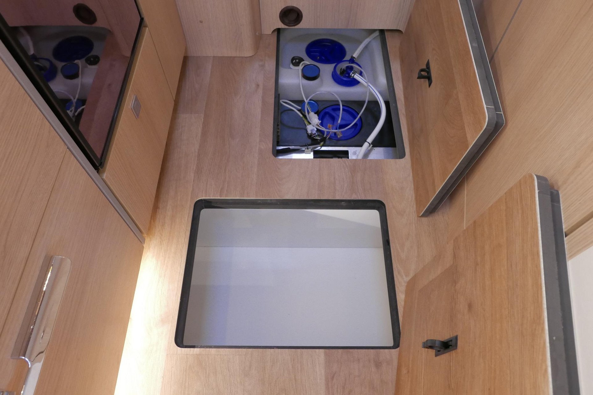 Hymer BMC-I 580 ModernComfort | Bovenkastjes | Levelsysteem | Omvormer | Zonnepanelen