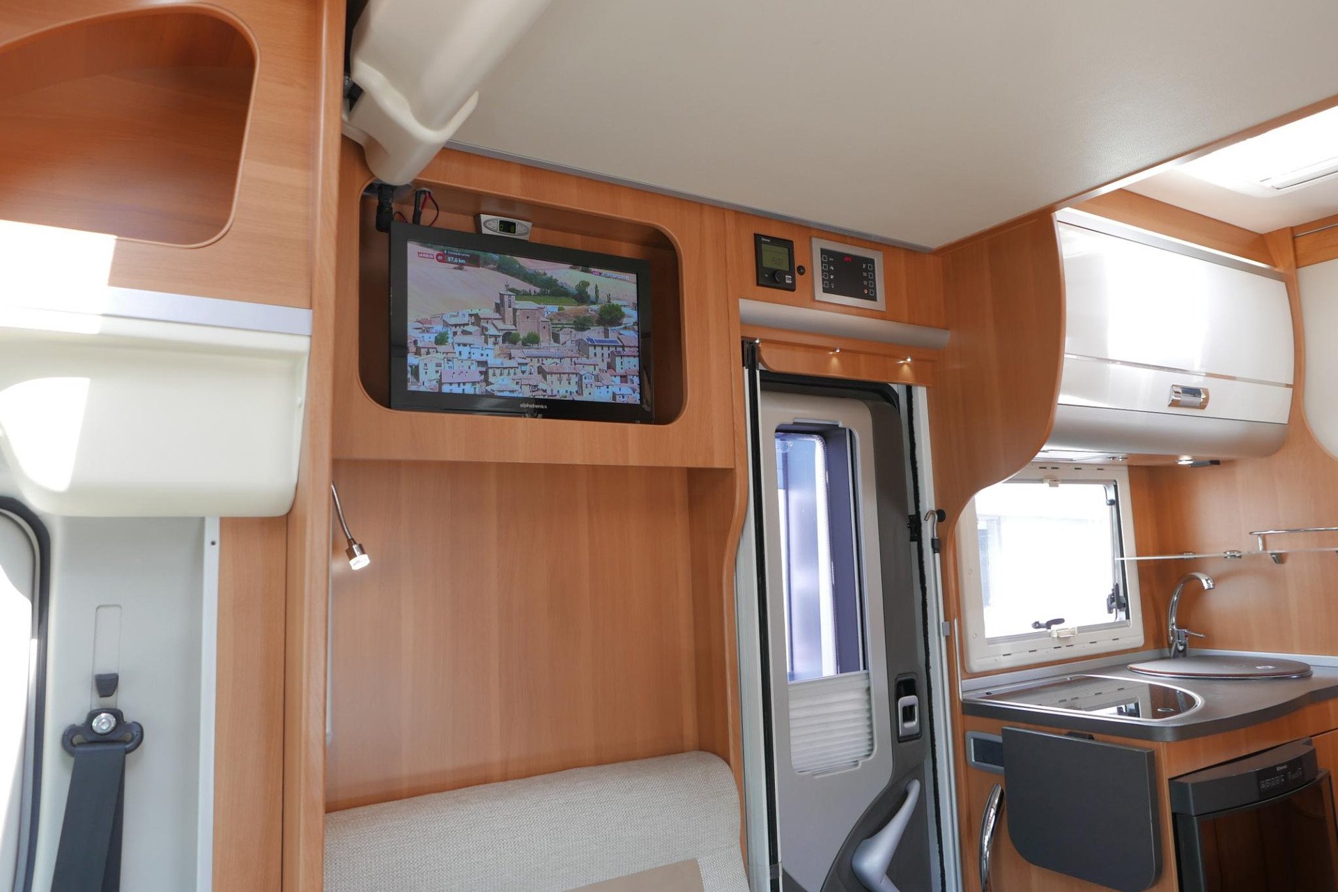 Laika Ecovip 309 | Enkele bedden | 6.99m | Zonnepaneel | Schotel