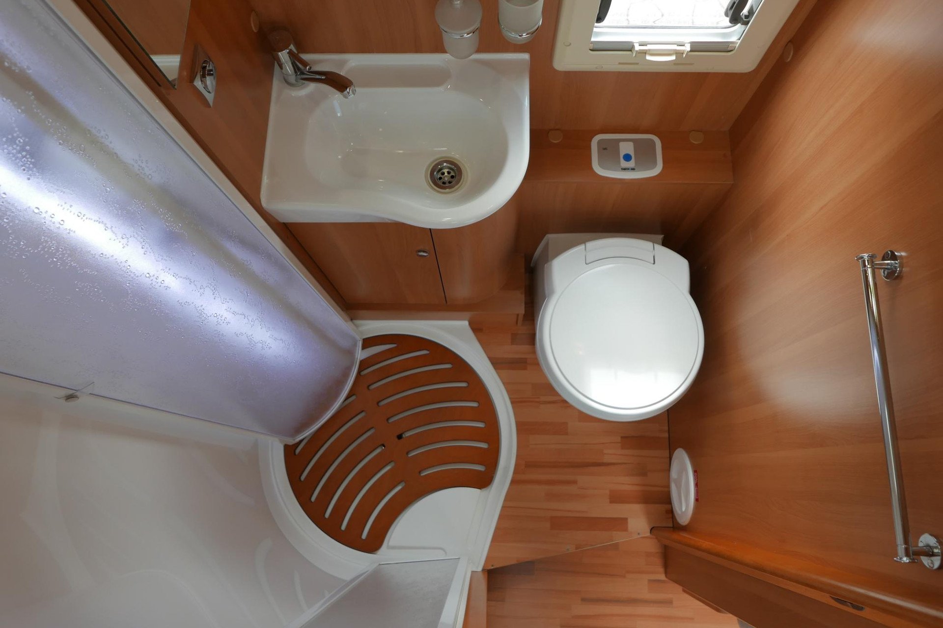 Laika Ecovip 309 | Enkele bedden | 6.99m | Zonnepaneel | Schotel