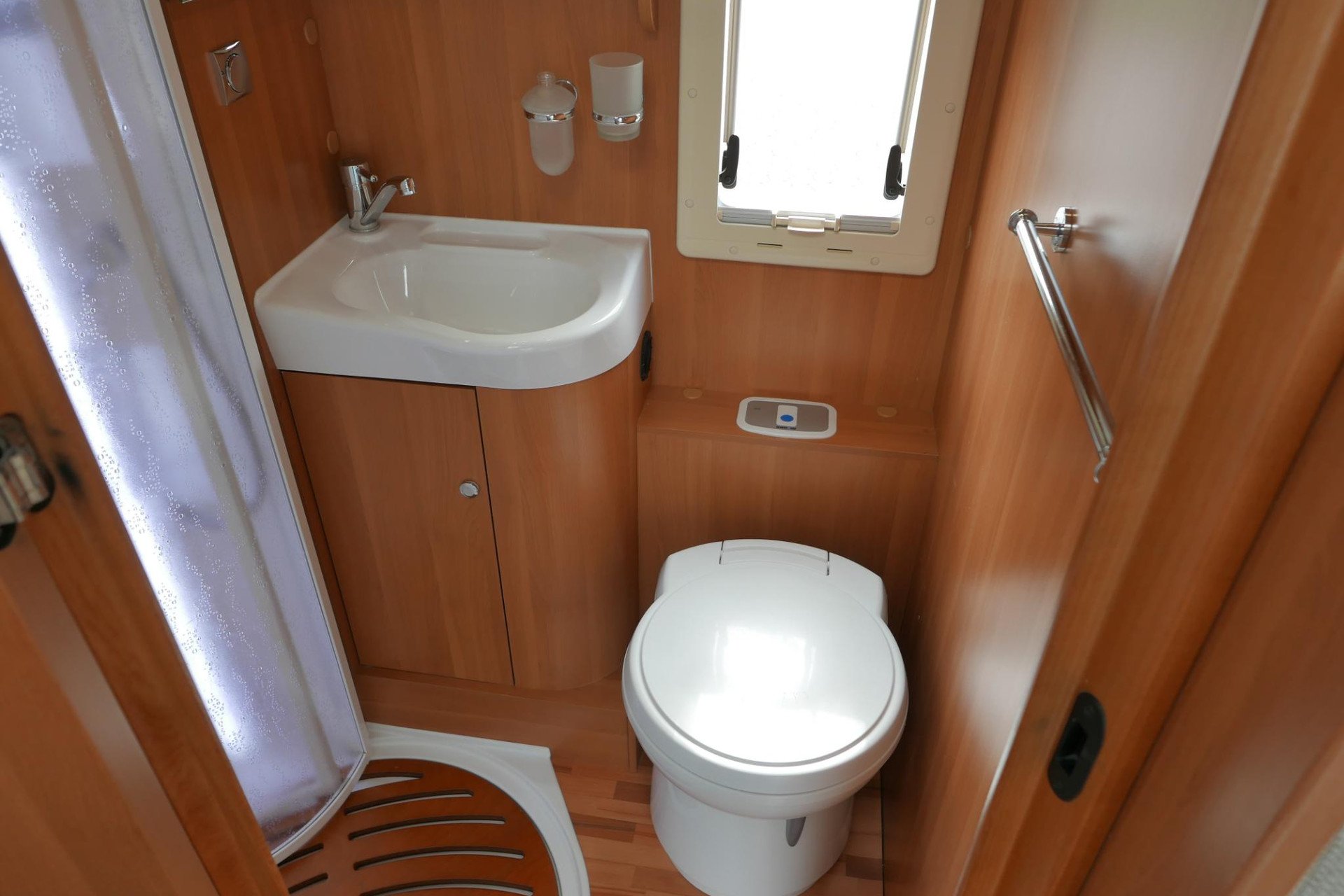 Laika Ecovip 309 | Enkele bedden | 6.99m | Zonnepaneel | Schotel