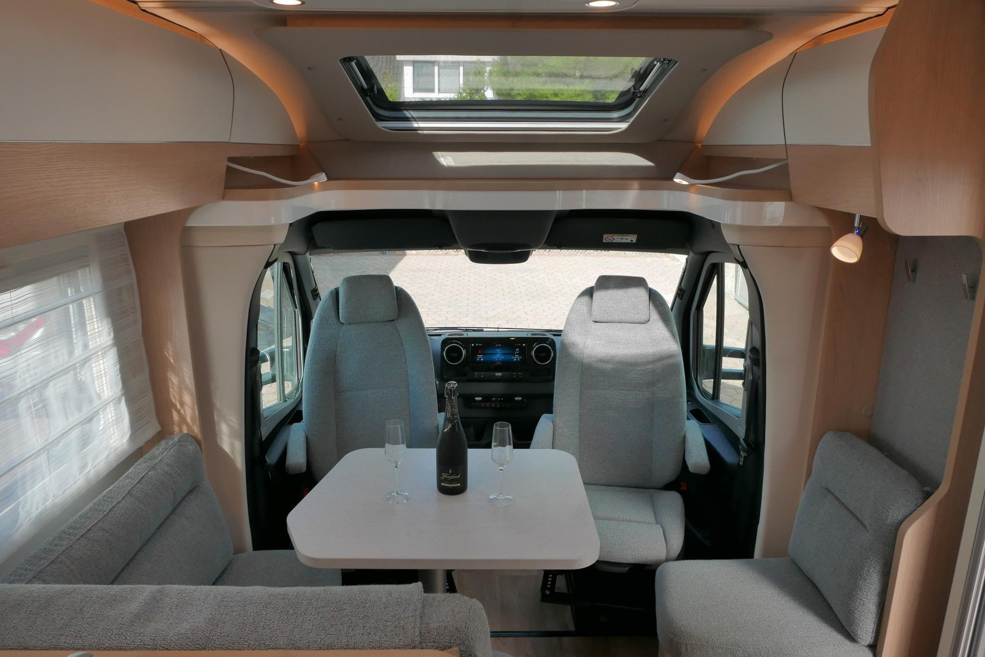 Hymer BMC-T 690 | Mercedes | 280 Ah Lithium | Queensbed |