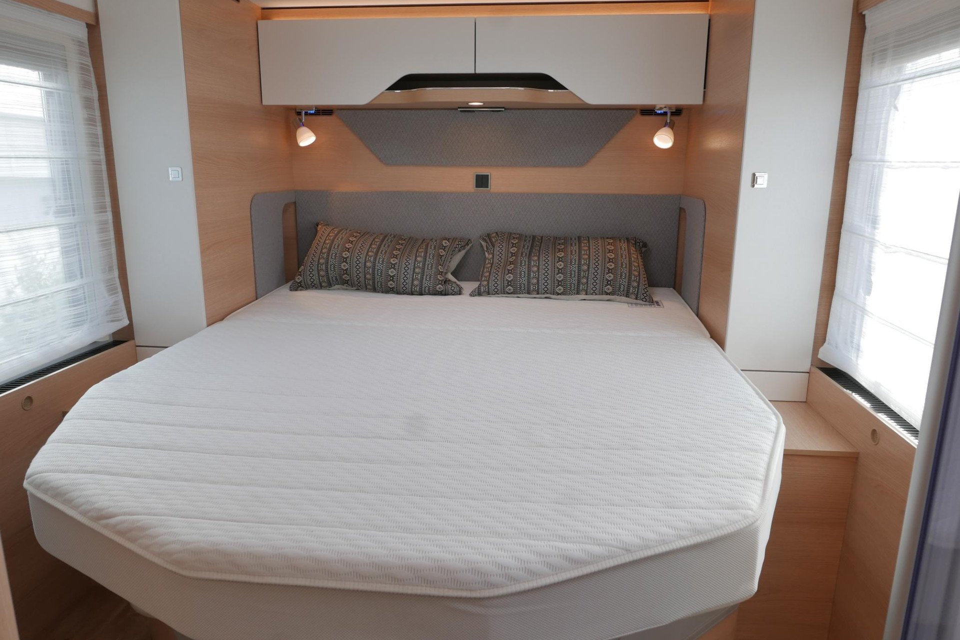 Hymer BMC-T 690 | Mercedes | 280 Ah Lithium | Queensbed |