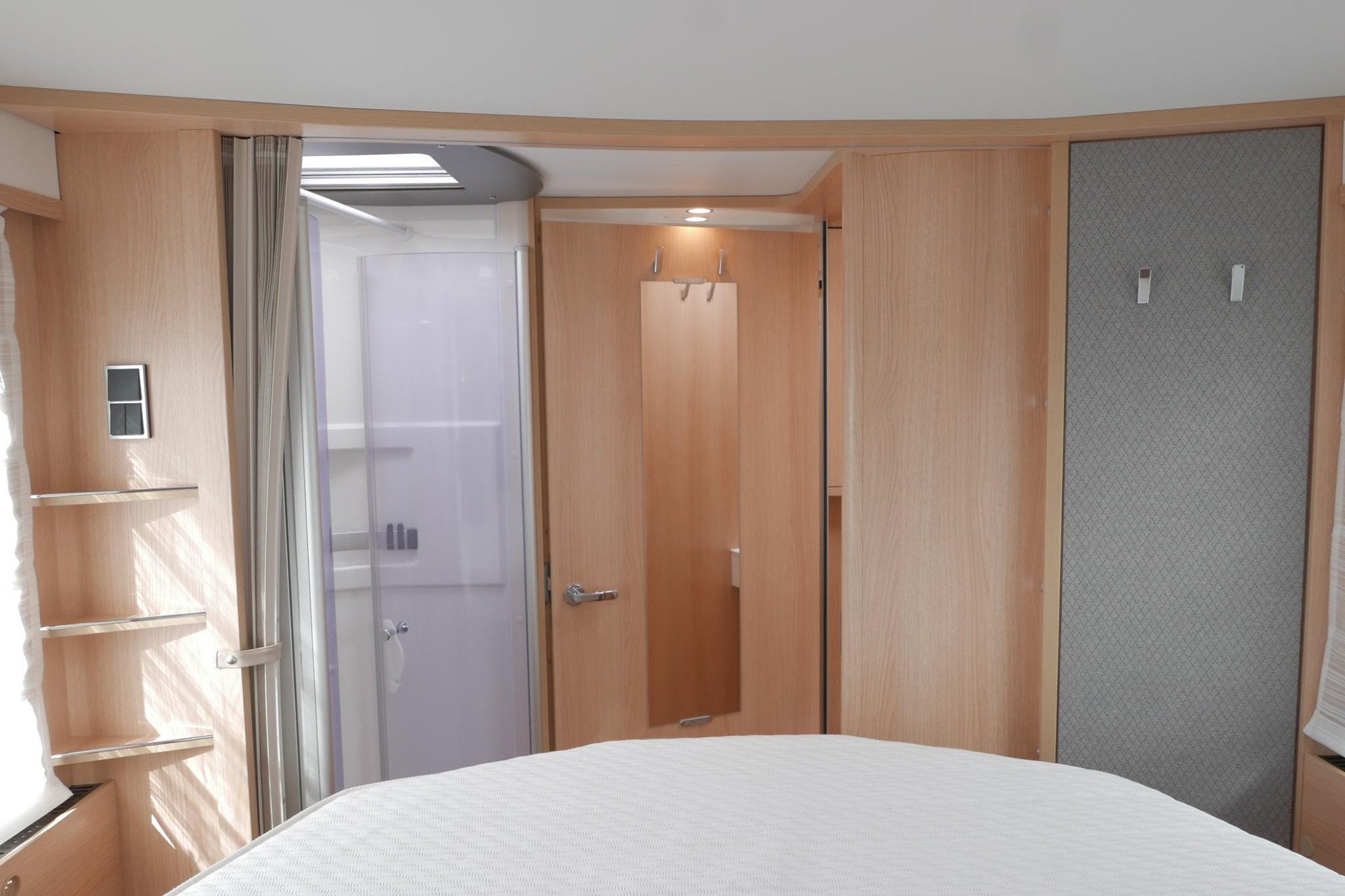 Hymer BMC-T 690 | Mercedes | 280 Ah Lithium | Queensbed |