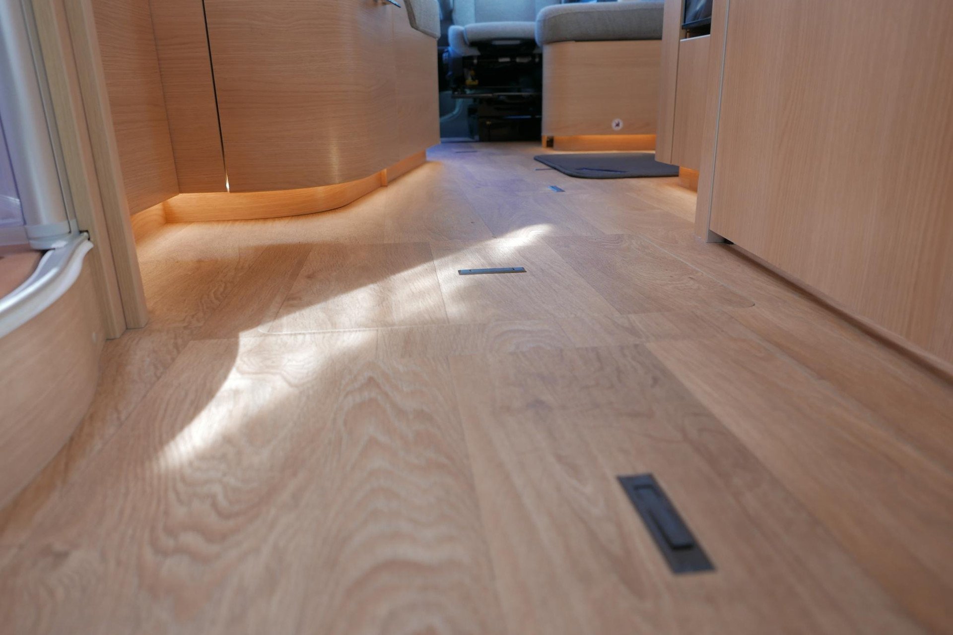 Hymer BMC-T 690 | Mercedes | 280 Ah Lithium | Queensbed |