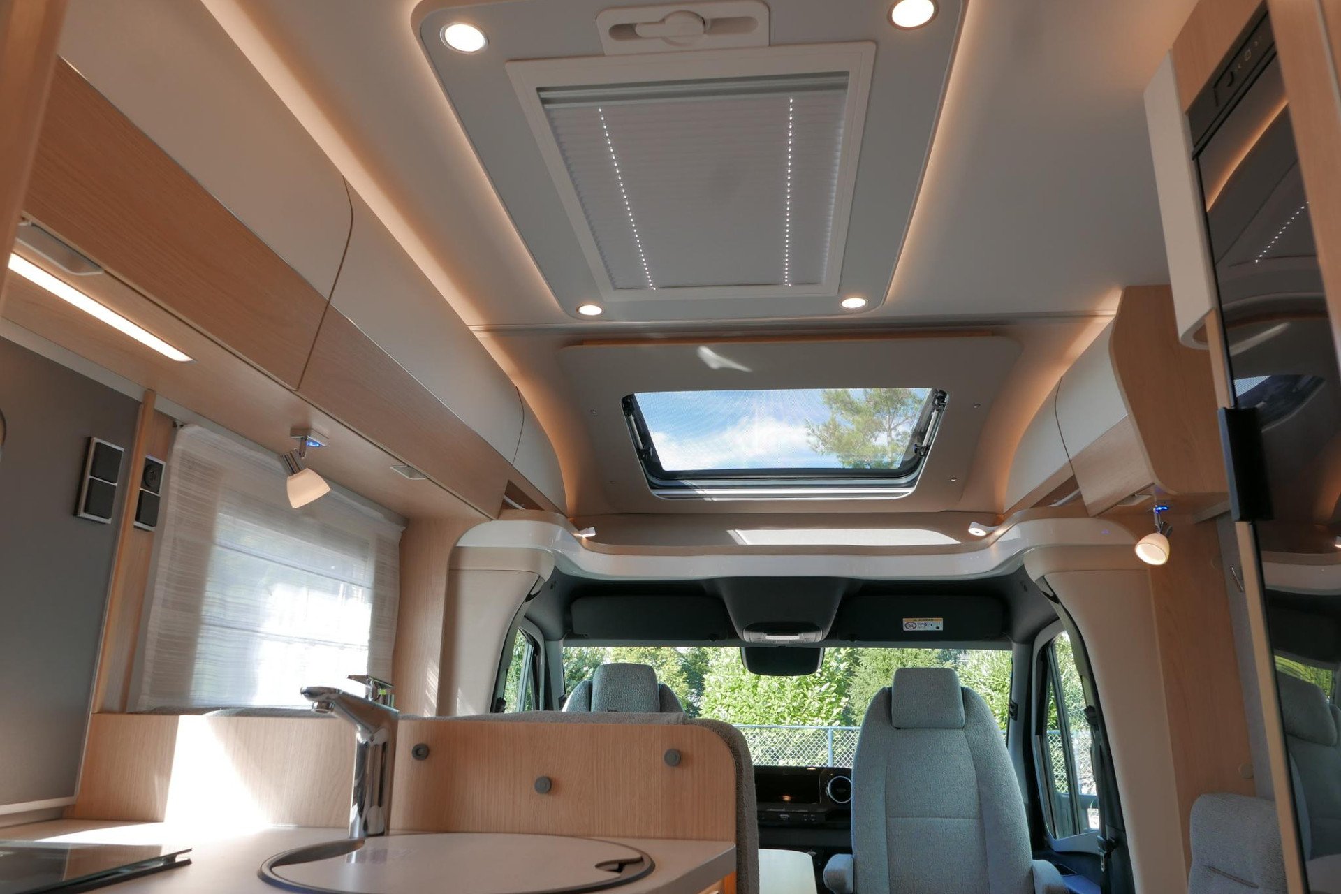 Hymer BMC-T 690 | Mercedes | 280 Ah Lithium | Queensbed |