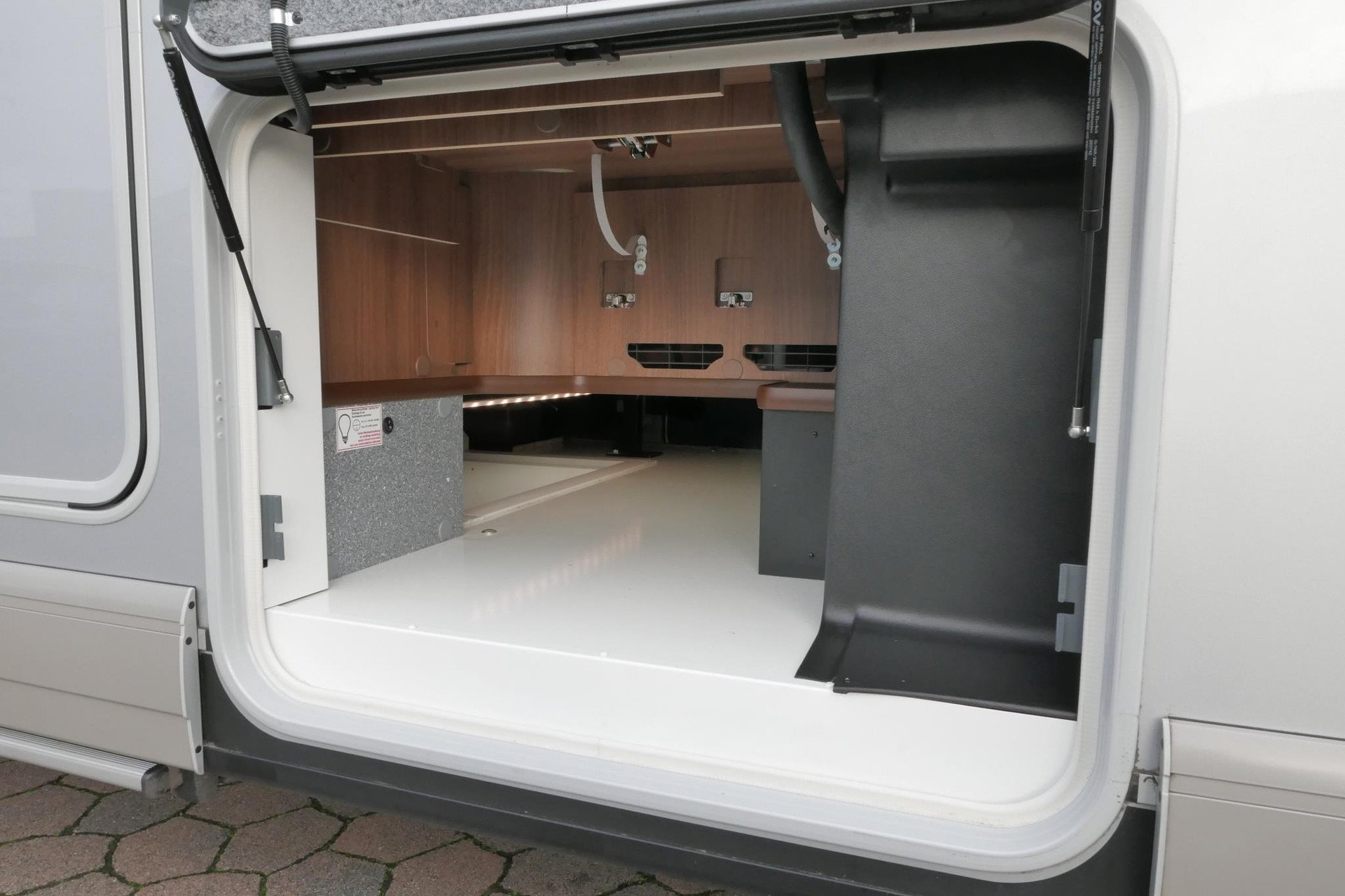 Carthago Chic E-Line l 50 LE DA | Silverline | Mercedes-Benz | Levelsysteem | Zonnepanelen |