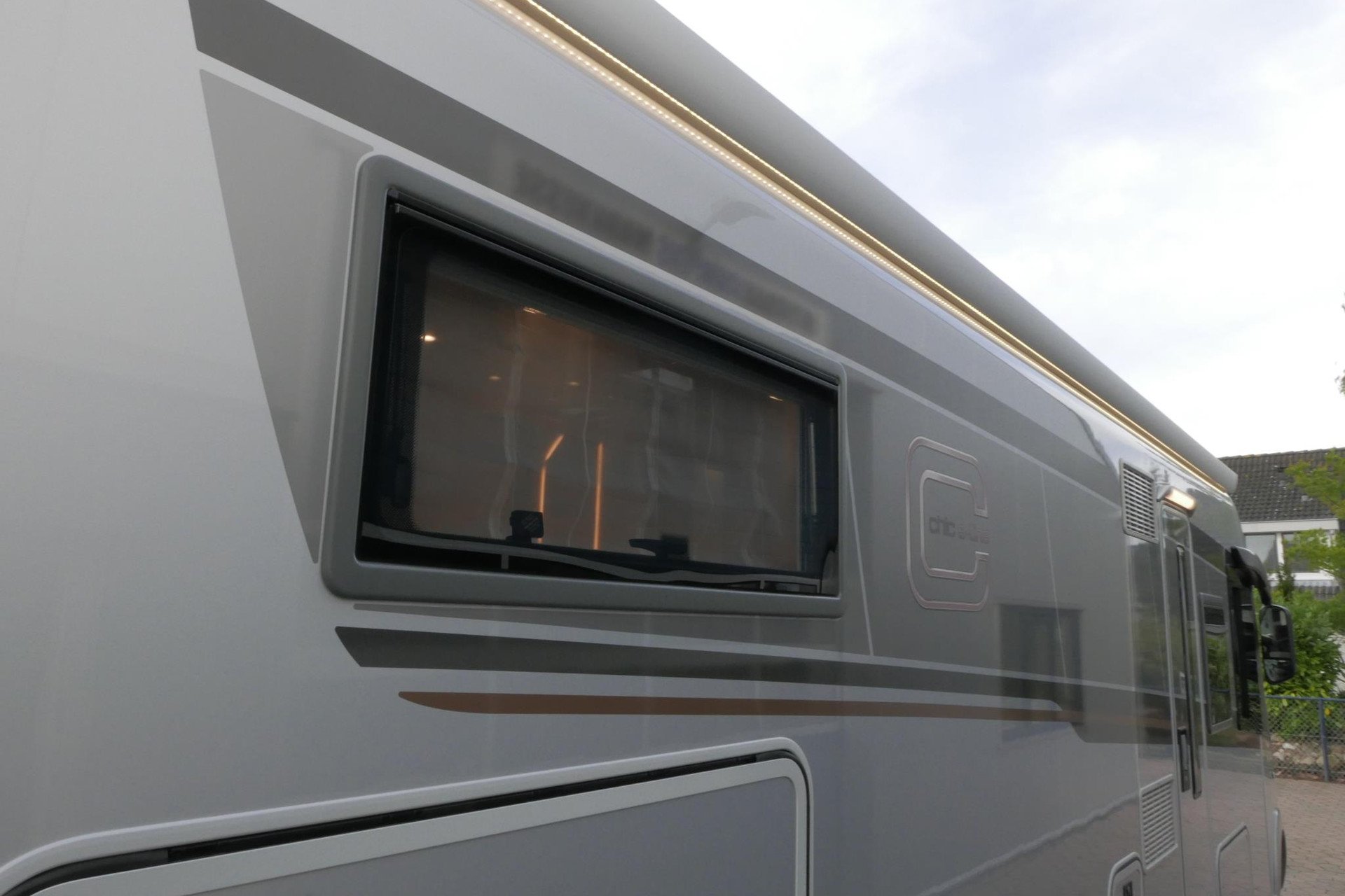 Carthago Chic E-Line l 50 LE DA | Silverline | Mercedes-Benz | Levelsysteem | Zonnepanelen |