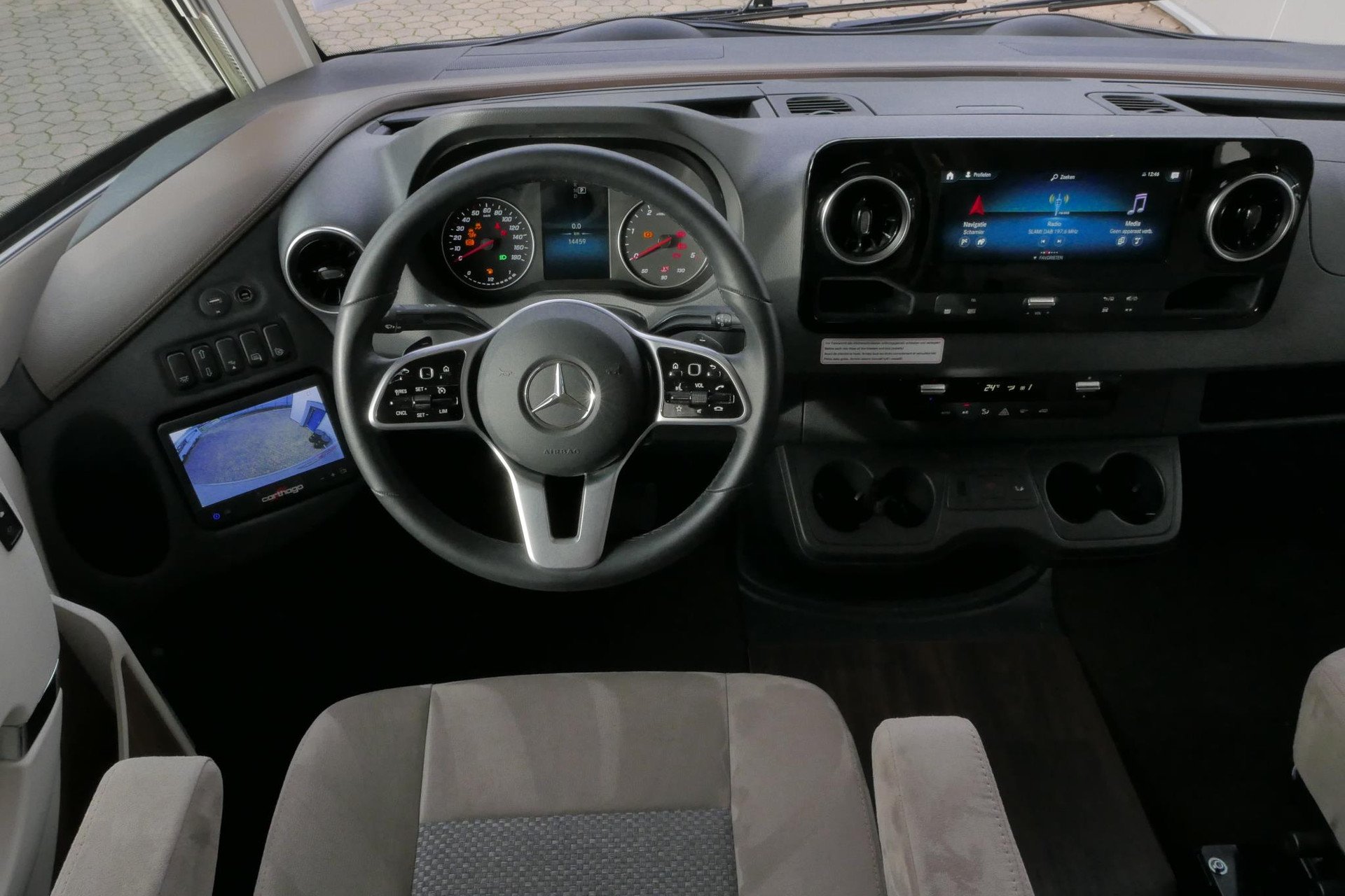 Carthago Chic E-Line l 50 LE DA | Silverline | Mercedes-Benz | Levelsysteem | Zonnepanelen |