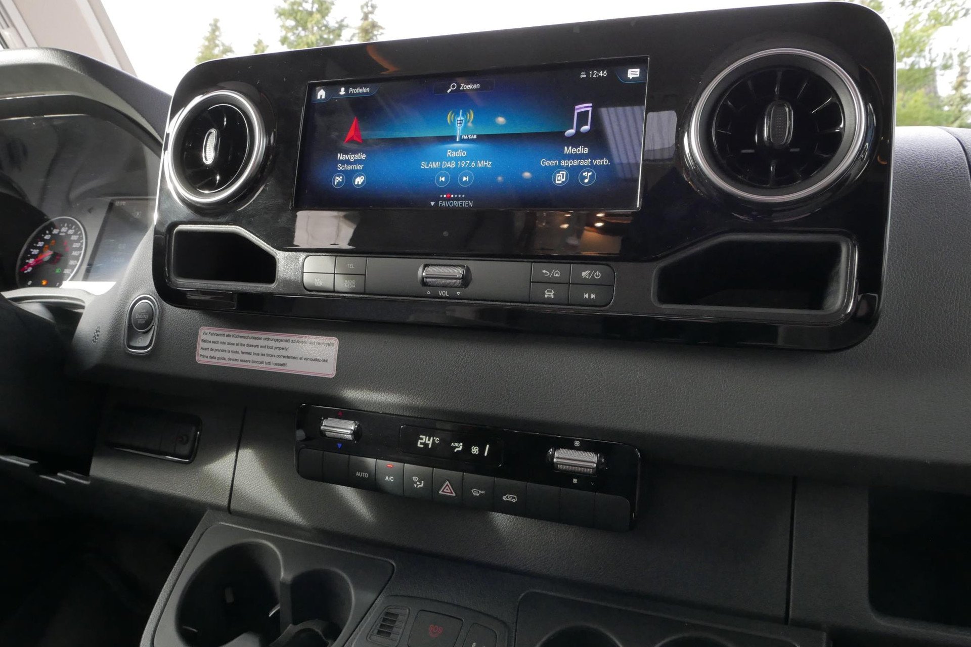 Carthago Chic E-Line l 50 LE DA | Silverline | Mercedes-Benz | Levelsysteem | Zonnepanelen |