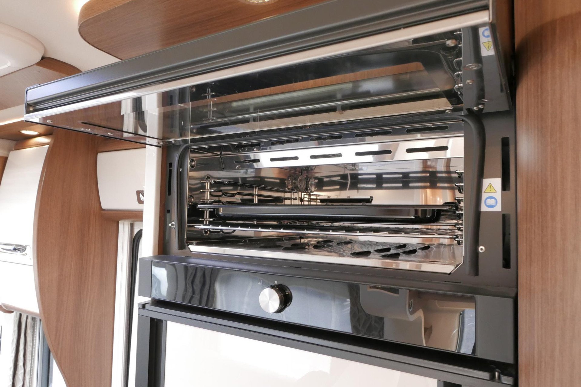 Carthago Chic E-Line l 50 LE DA | Silverline | Mercedes-Benz | Levelsysteem | Zonnepanelen |