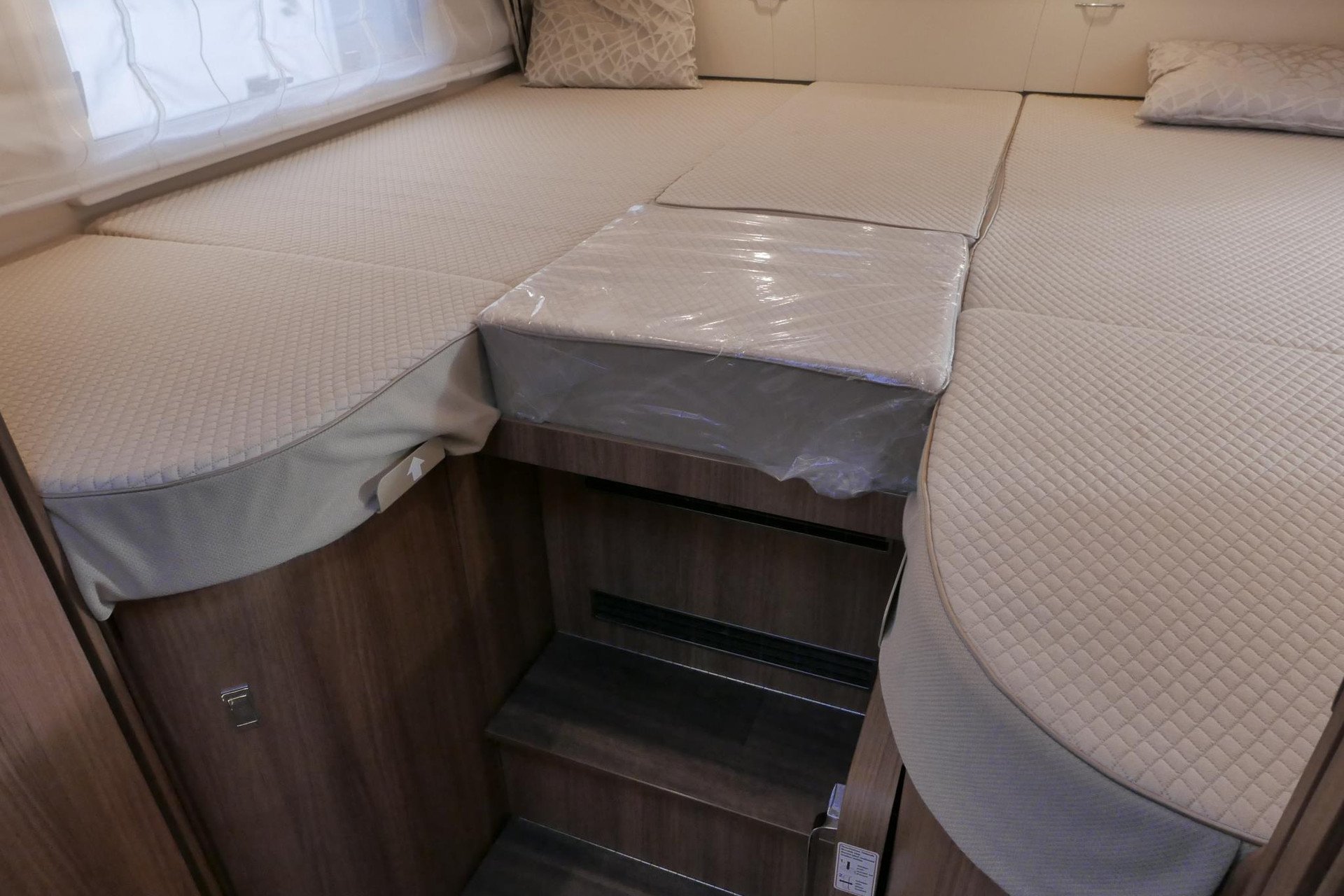 Carthago Chic E-Line l 50 LE DA | Silverline | Mercedes-Benz | Levelsysteem | Zonnepanelen |