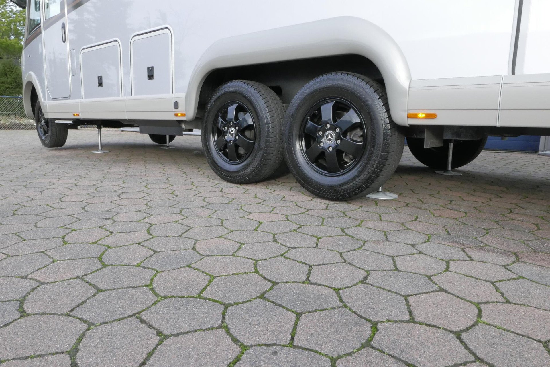 Carthago Chic E-Line l 50 LE DA | Silverline | Mercedes-Benz | Levelsysteem | Zonnepanelen |