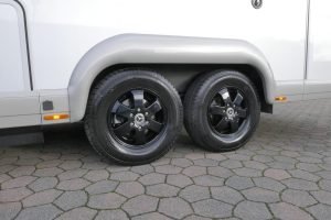 Carthago Chic E-Line l 50 LE DA | Silverline | Mercedes-Benz | Levelsysteem | Zonnepanelen |