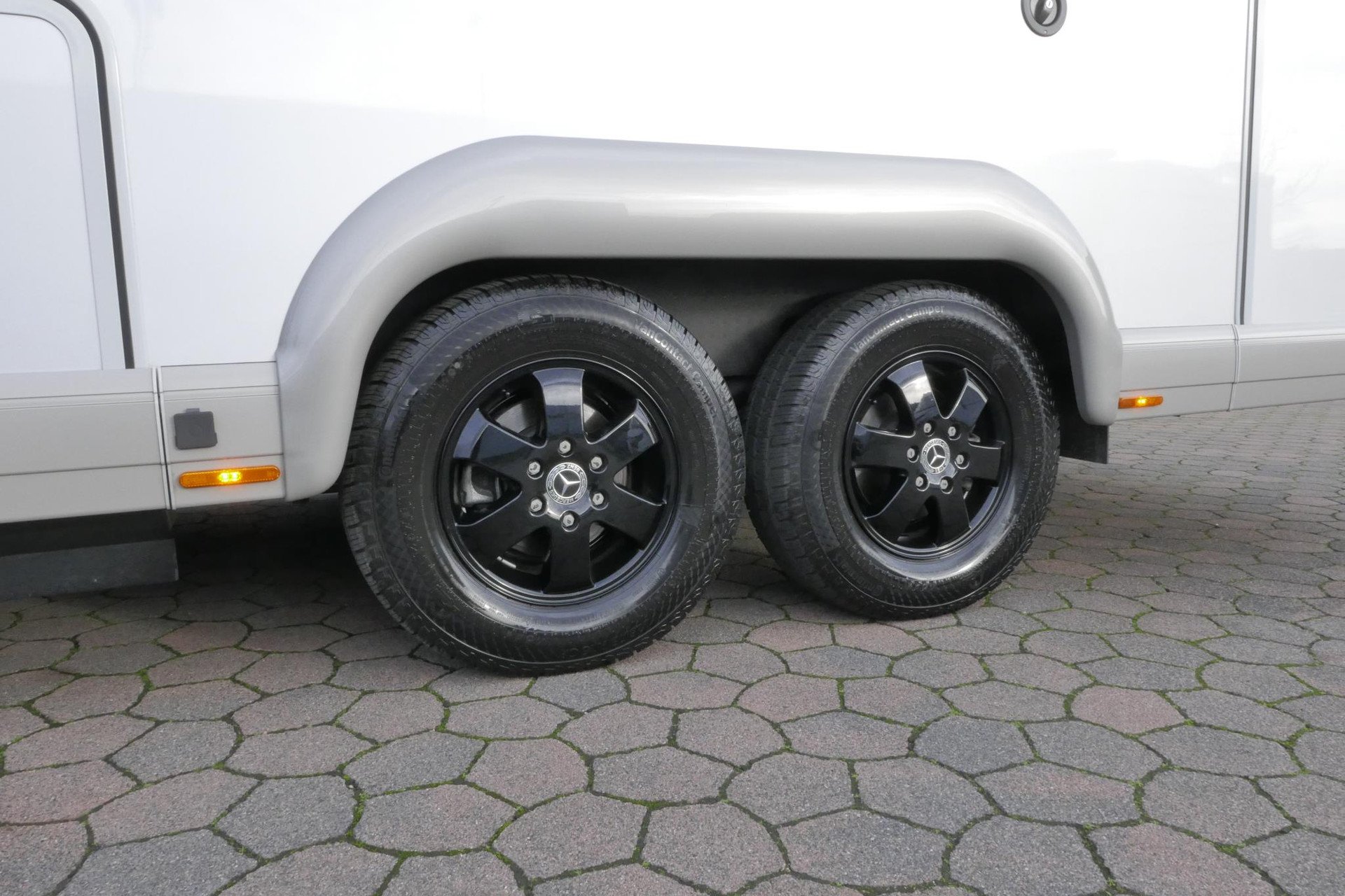 Carthago Chic E-Line l 50 LE DA | Silverline | Mercedes-Benz | Levelsysteem | Zonnepanelen |