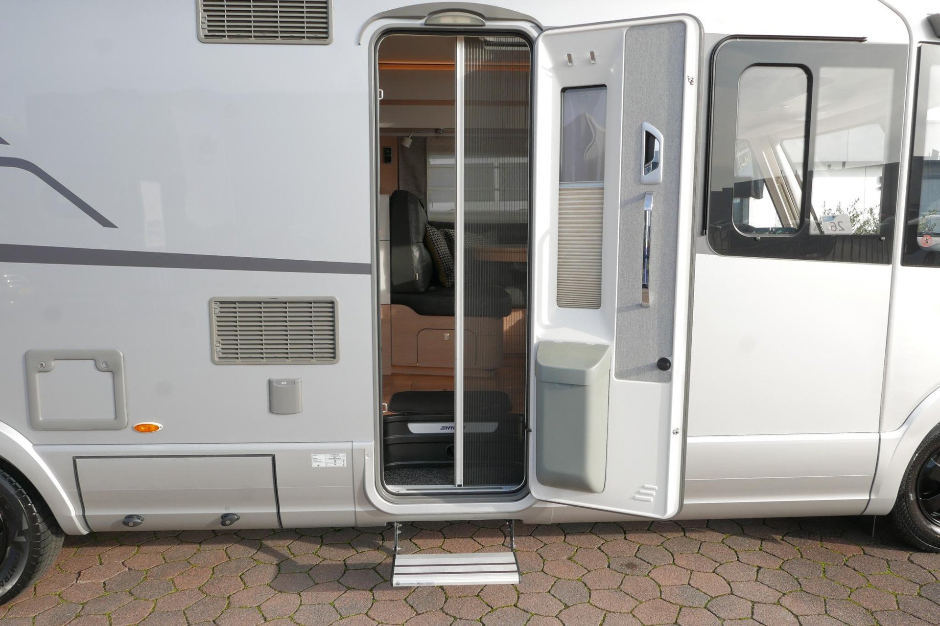 Hymer BML-I 780 MasterLine | Bovenkastjes | Levelsysteem | Lithium | Enkele bedden