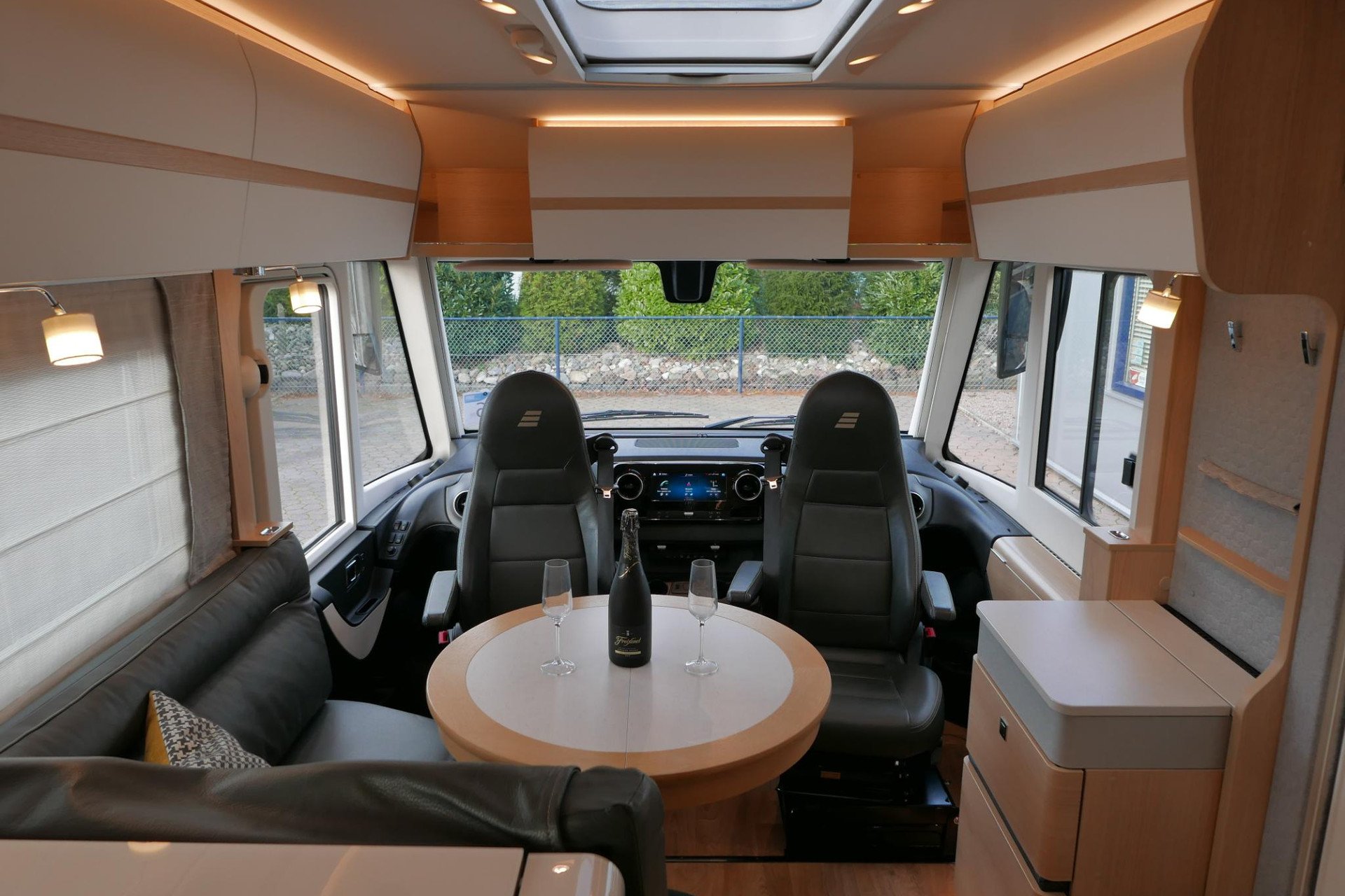 Hymer BML-I 780 MasterLine | Bovenkastjes | Levelsysteem | Lithium | Enkele bedden