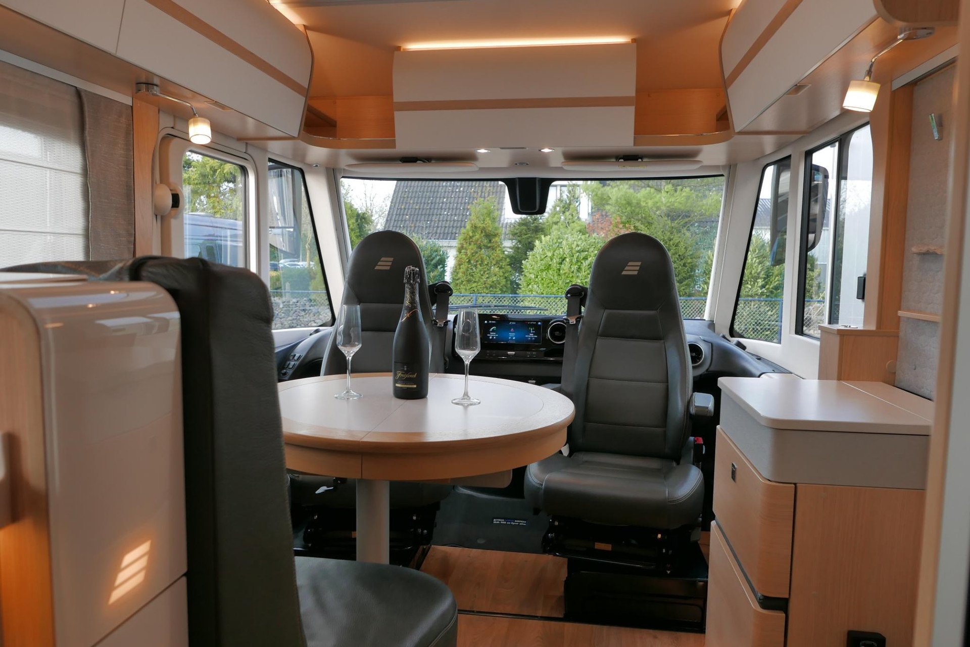 Hymer BML-I 780 MasterLine | Bovenkastjes | Levelsysteem | Lithium | Enkele bedden