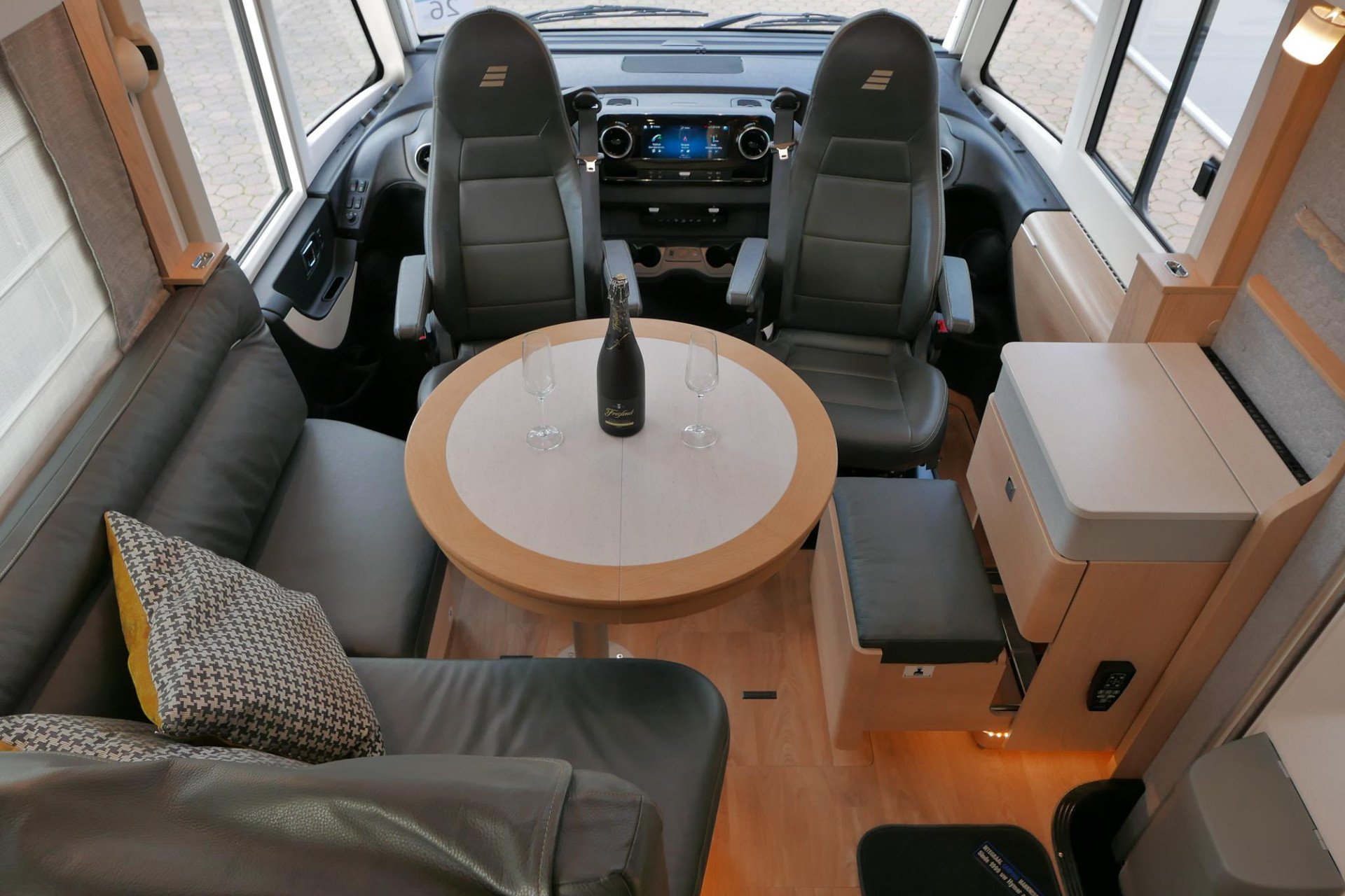 Hymer BML-I 780 MasterLine | Bovenkastjes | Levelsysteem | Lithium | Enkele bedden