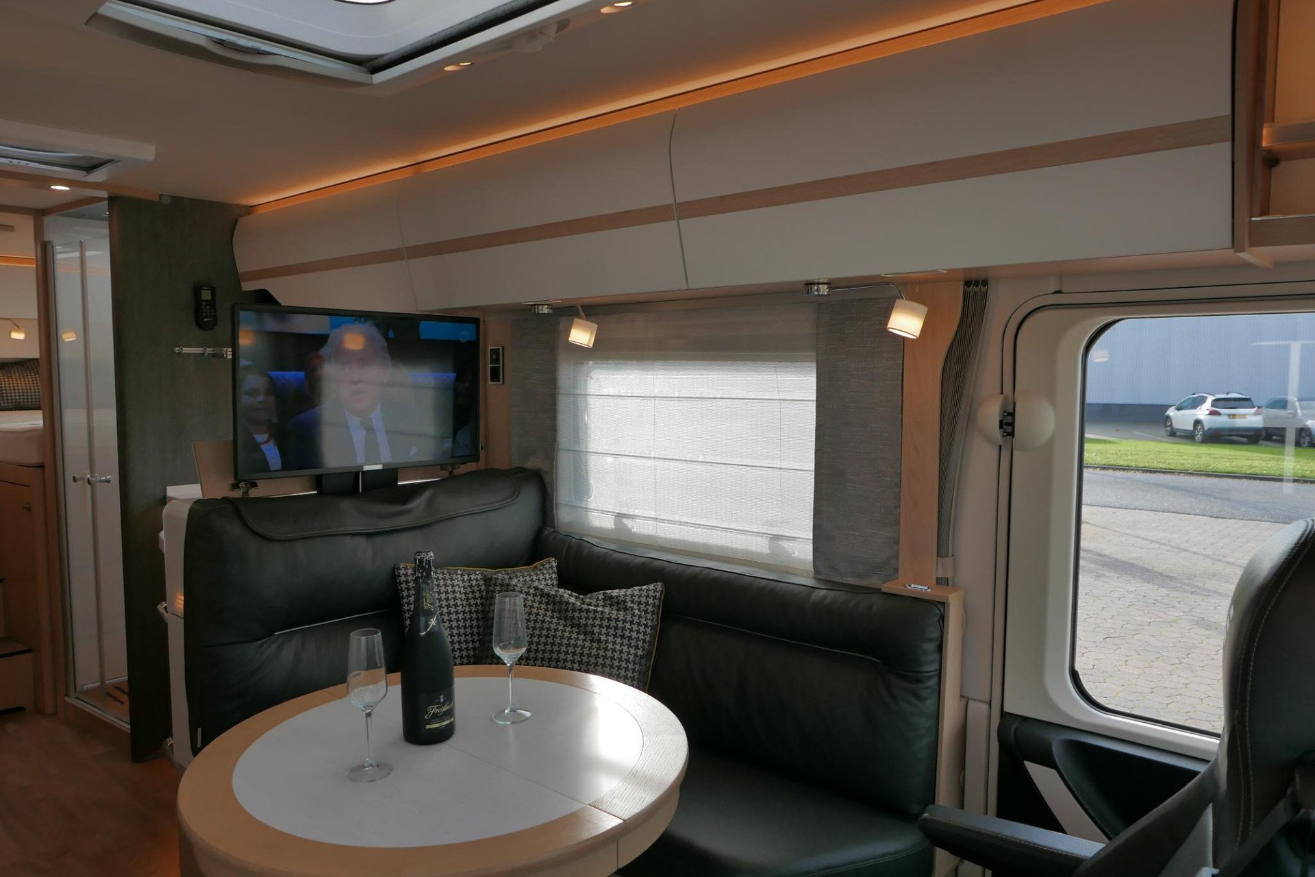 Hymer BML-I 780 MasterLine | Bovenkastjes | Levelsysteem | Lithium | Enkele bedden