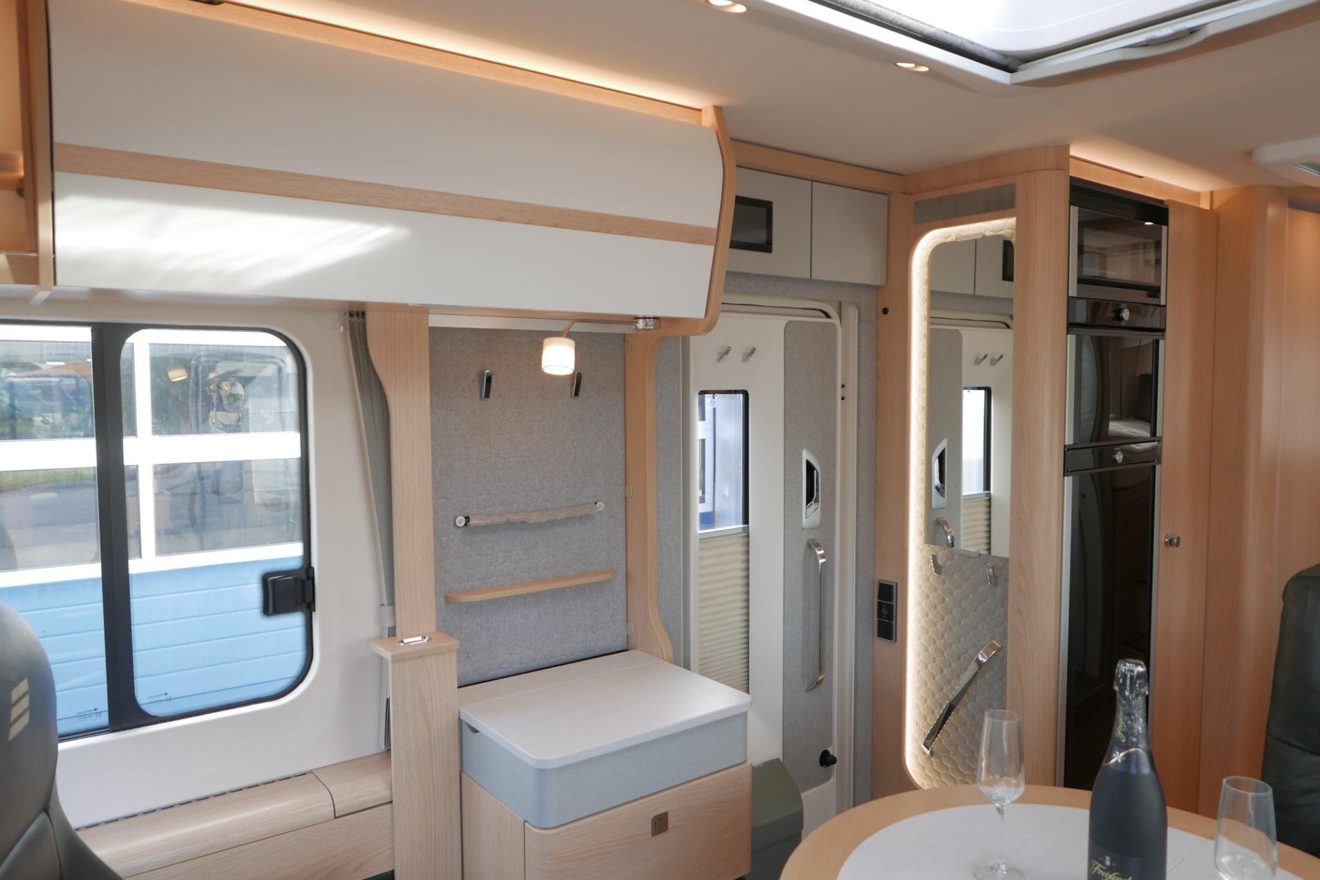 Hymer BML-I 780 MasterLine | Bovenkastjes | Levelsysteem | Lithium | Enkele bedden