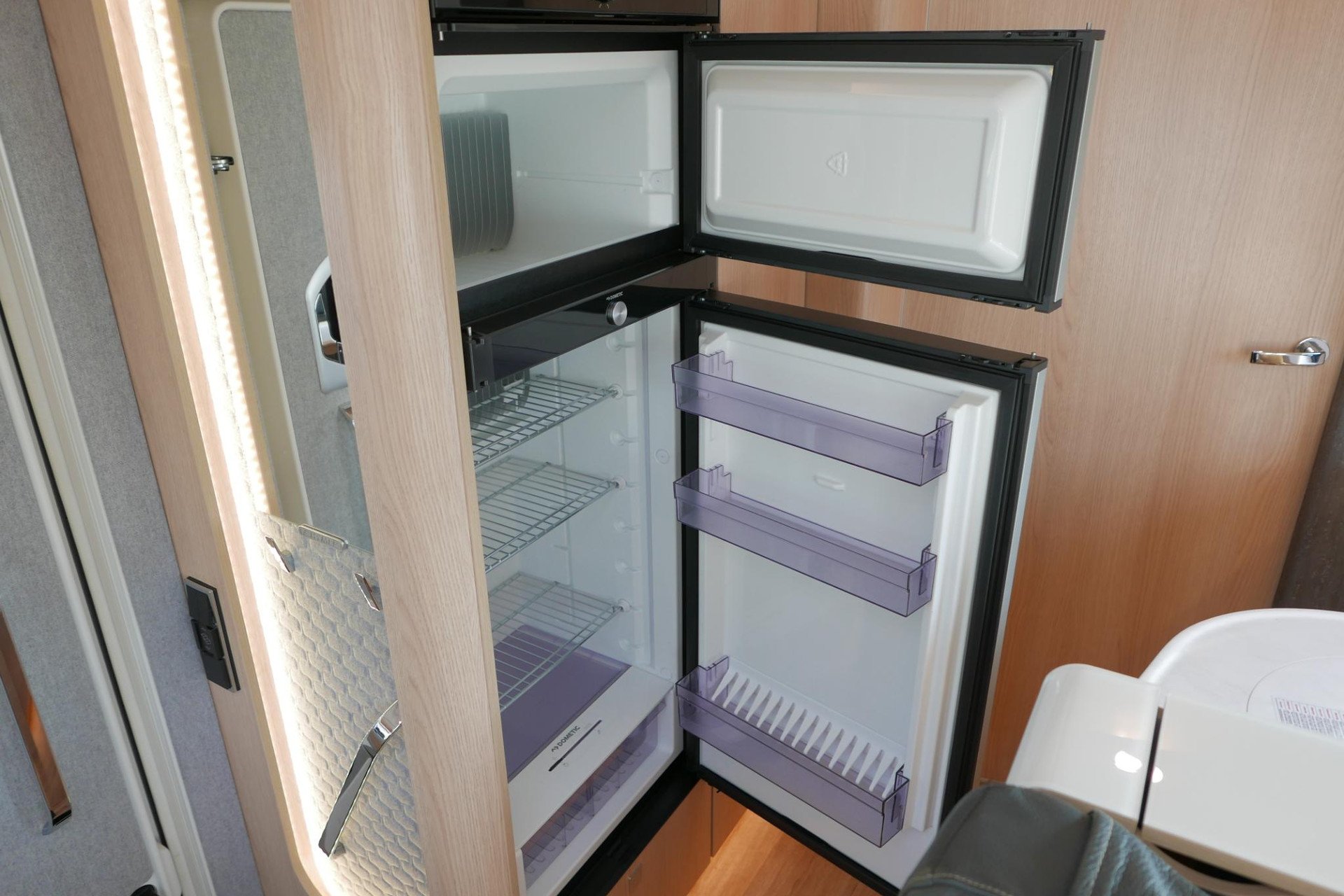 Hymer BML-I 780 MasterLine | Bovenkastjes | Levelsysteem | Lithium | Enkele bedden