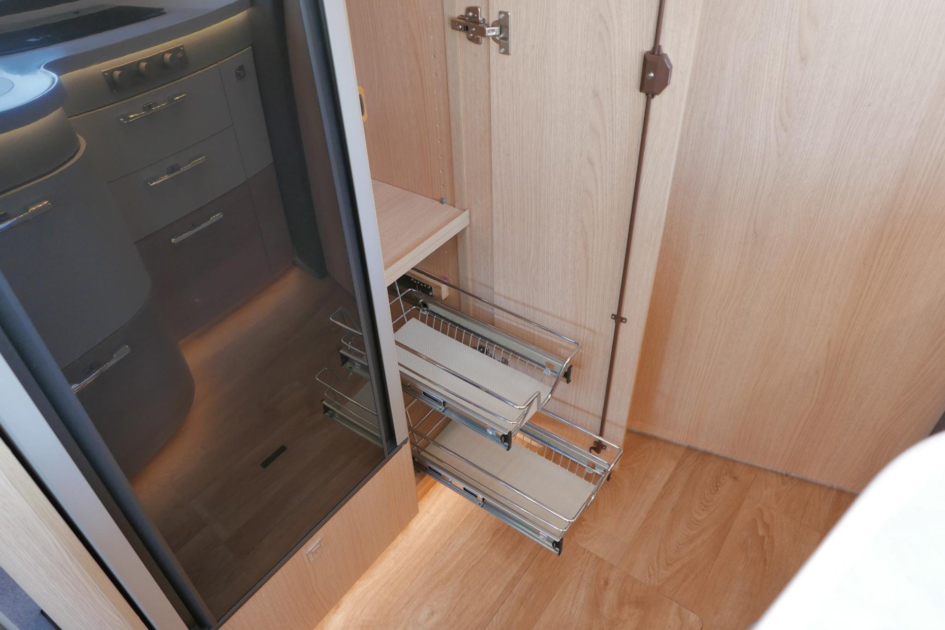 Hymer BML-I 780 MasterLine | Bovenkastjes | Levelsysteem | Lithium | Enkele bedden