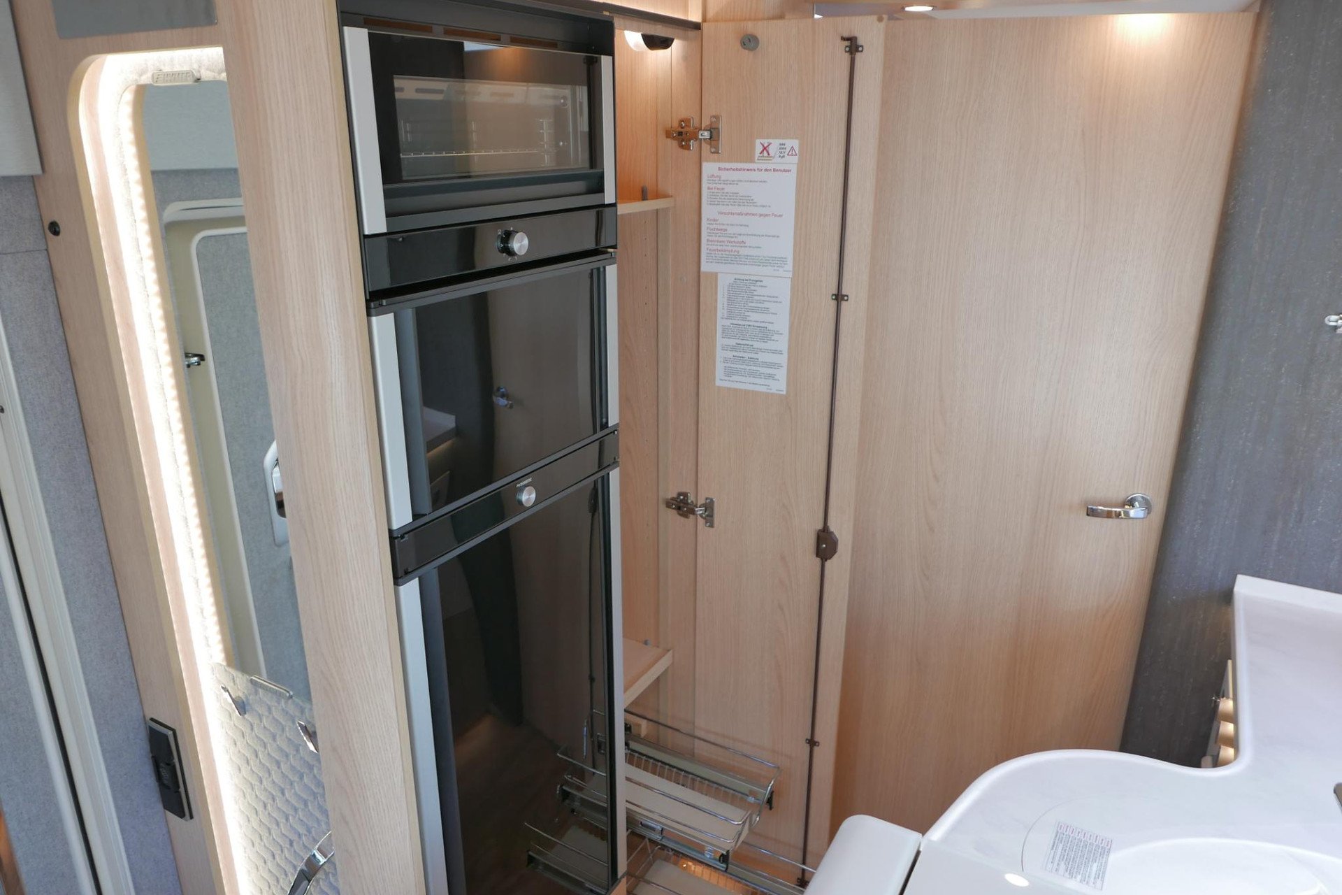 Hymer BML-I 780 MasterLine | Bovenkastjes | Levelsysteem | Lithium | Enkele bedden