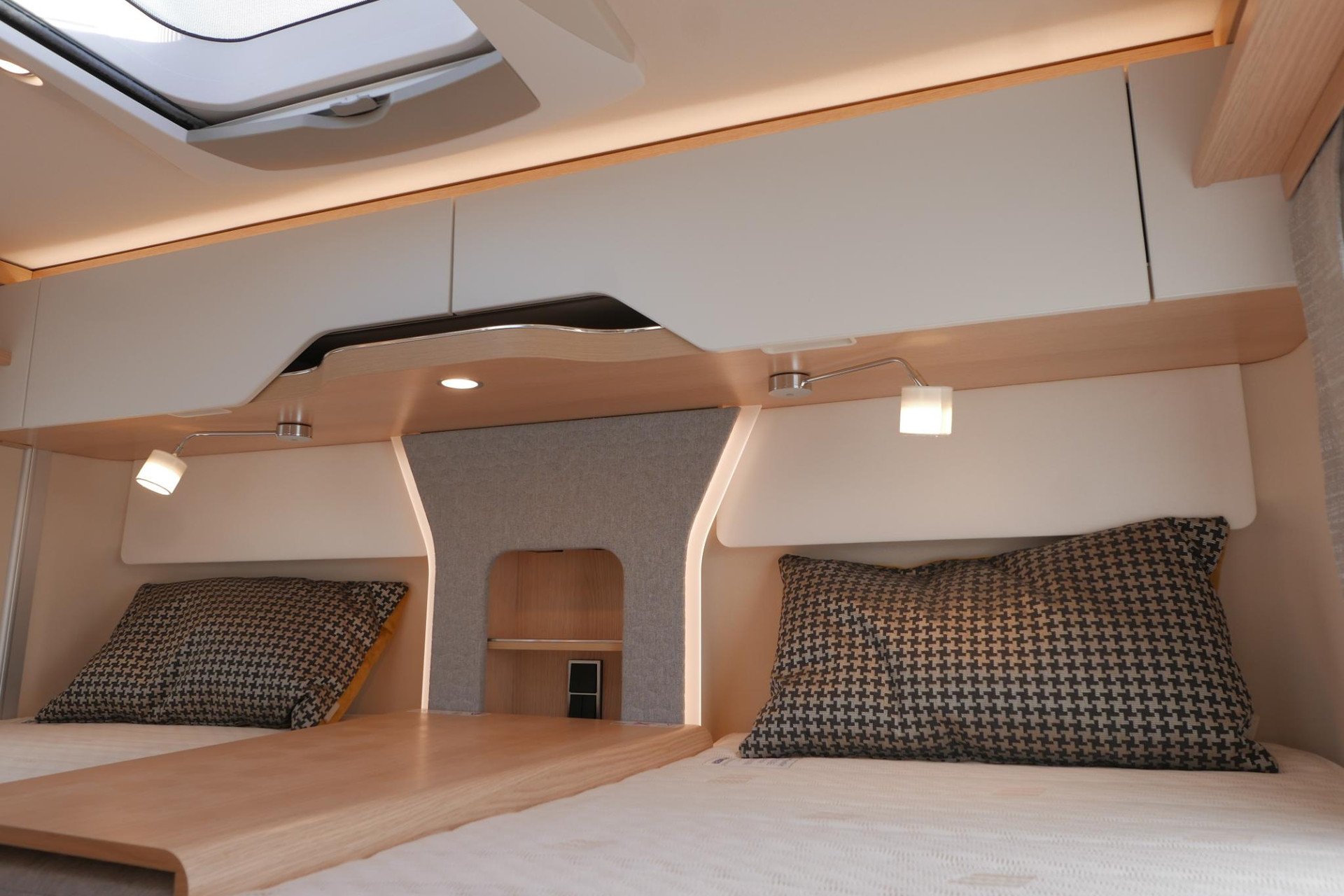 Hymer BML-I 780 MasterLine | Bovenkastjes | Levelsysteem | Lithium | Enkele bedden