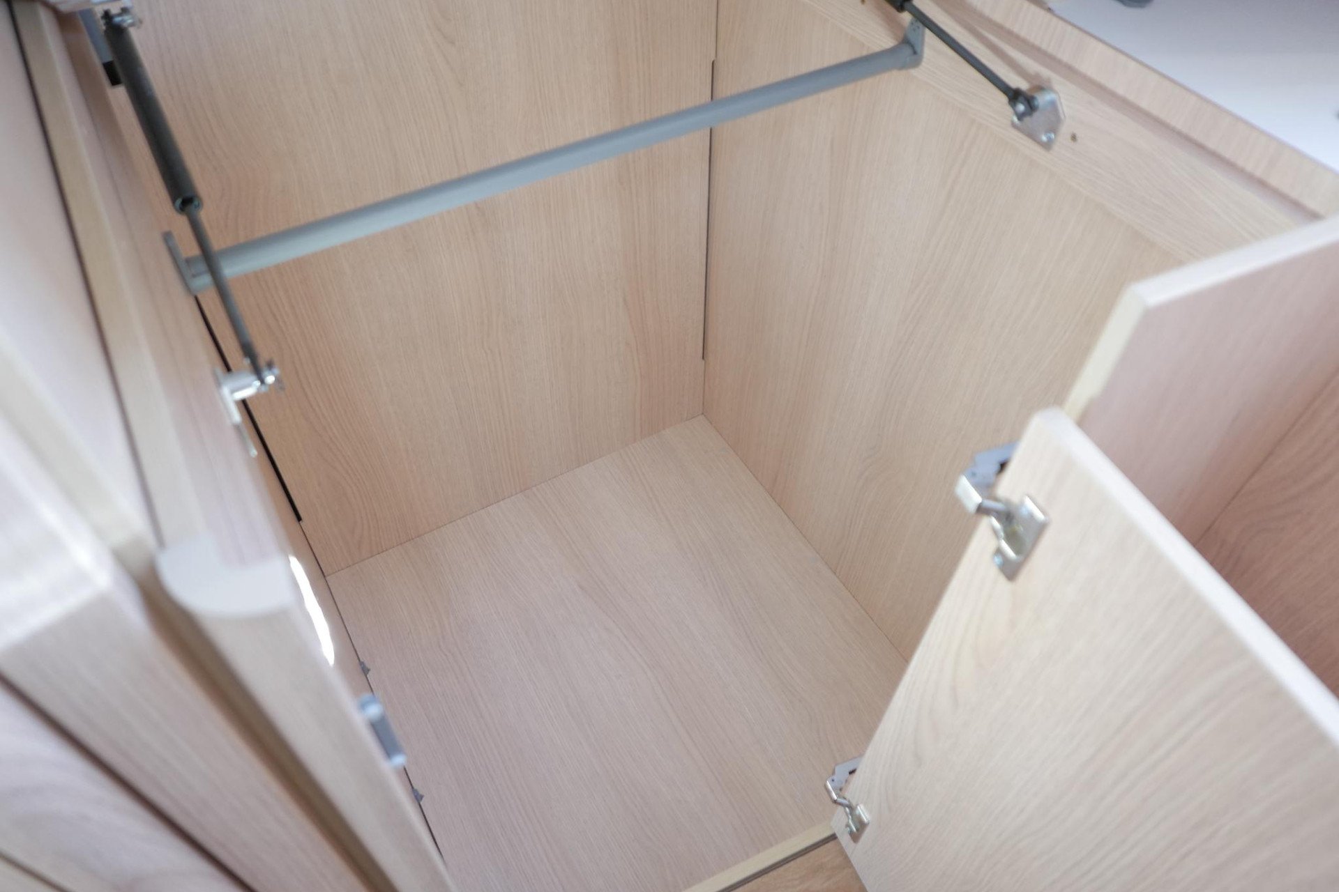 Hymer BML-I 780 MasterLine | Bovenkastjes | Levelsysteem | Lithium | Enkele bedden