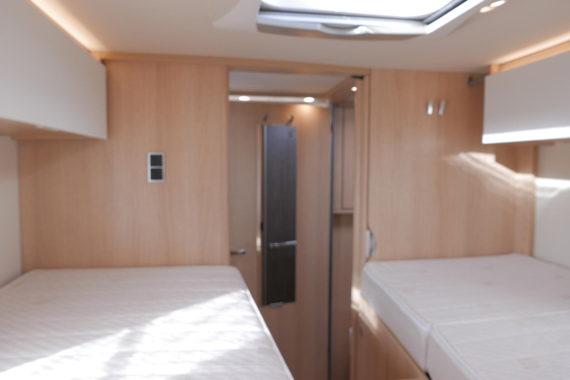 Hymer BML-I 780 MasterLine | Bovenkastjes | Levelsysteem | Lithium | Enkele bedden
