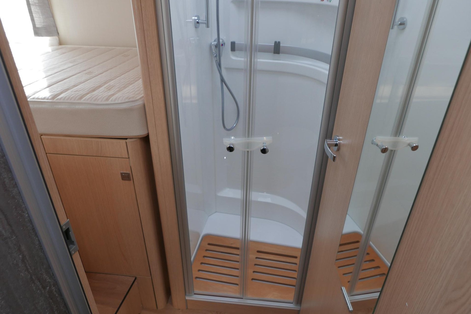 Hymer BML-I 780 MasterLine | Bovenkastjes | Levelsysteem | Lithium | Enkele bedden