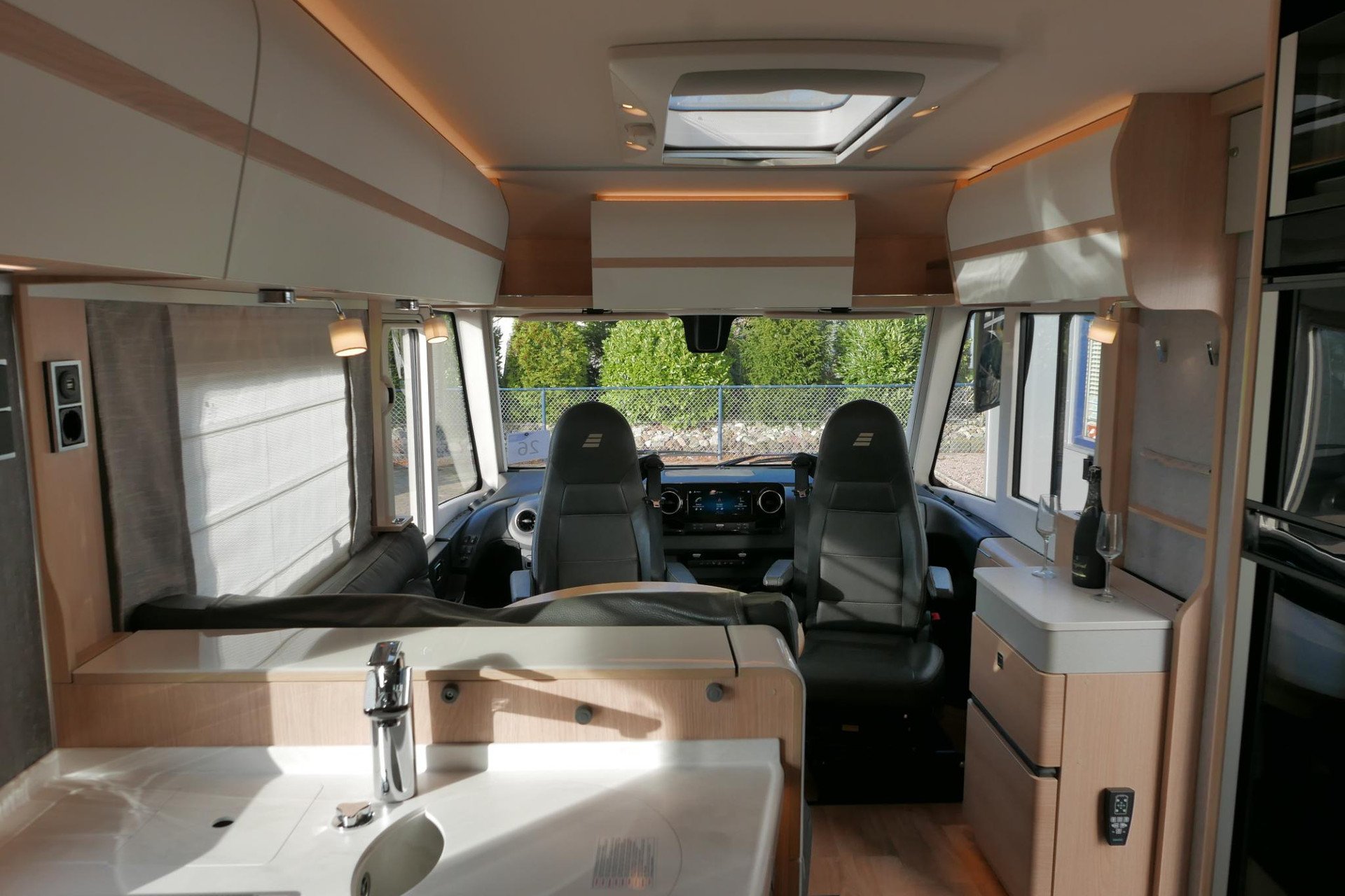 Hymer BML-I 780 MasterLine | Bovenkastjes | Levelsysteem | Lithium | Enkele bedden