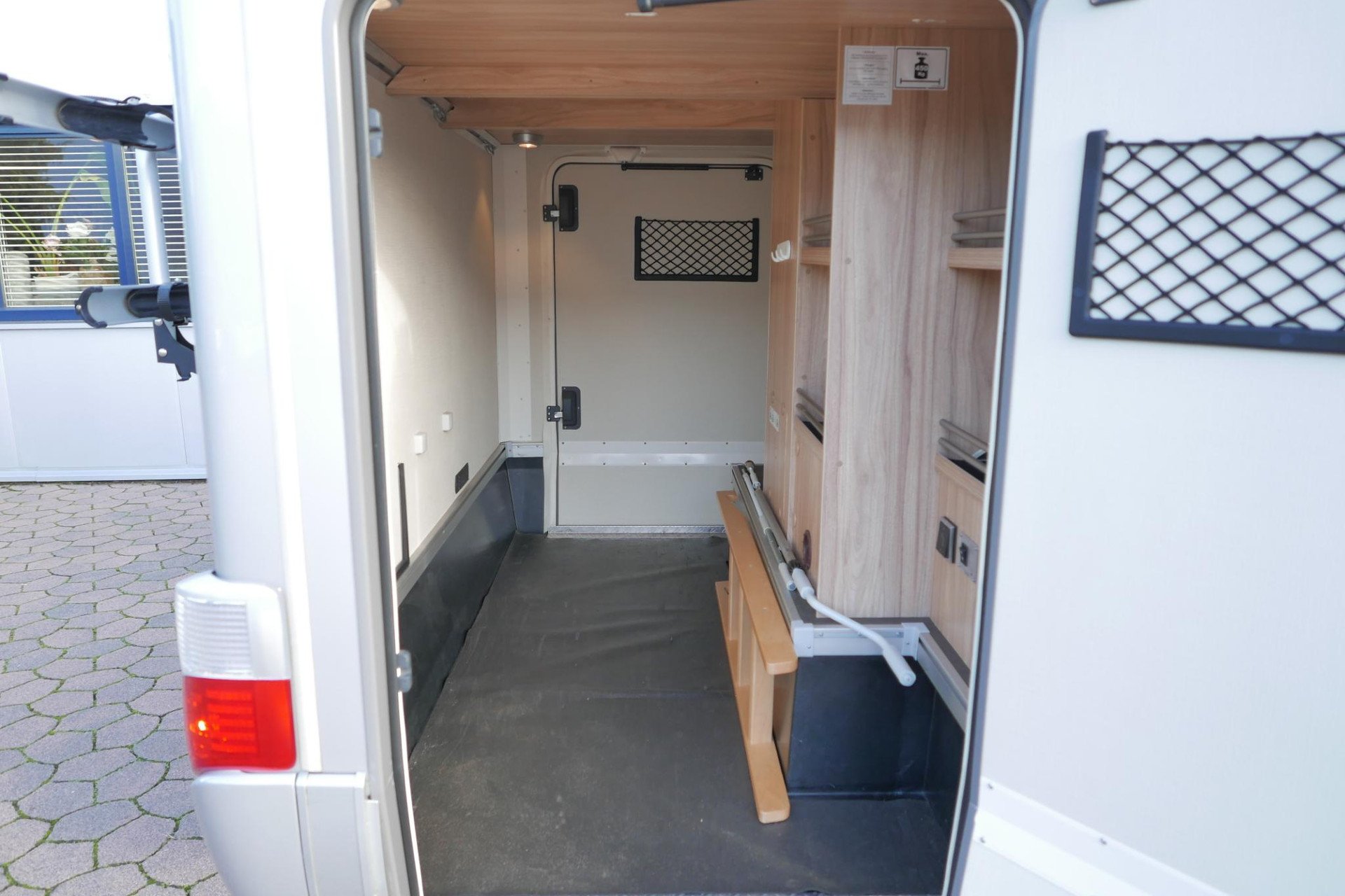 Hymer ML-I 570 60 Edition | Automaat | Lithium | Enkele bedden | 6,75 M |