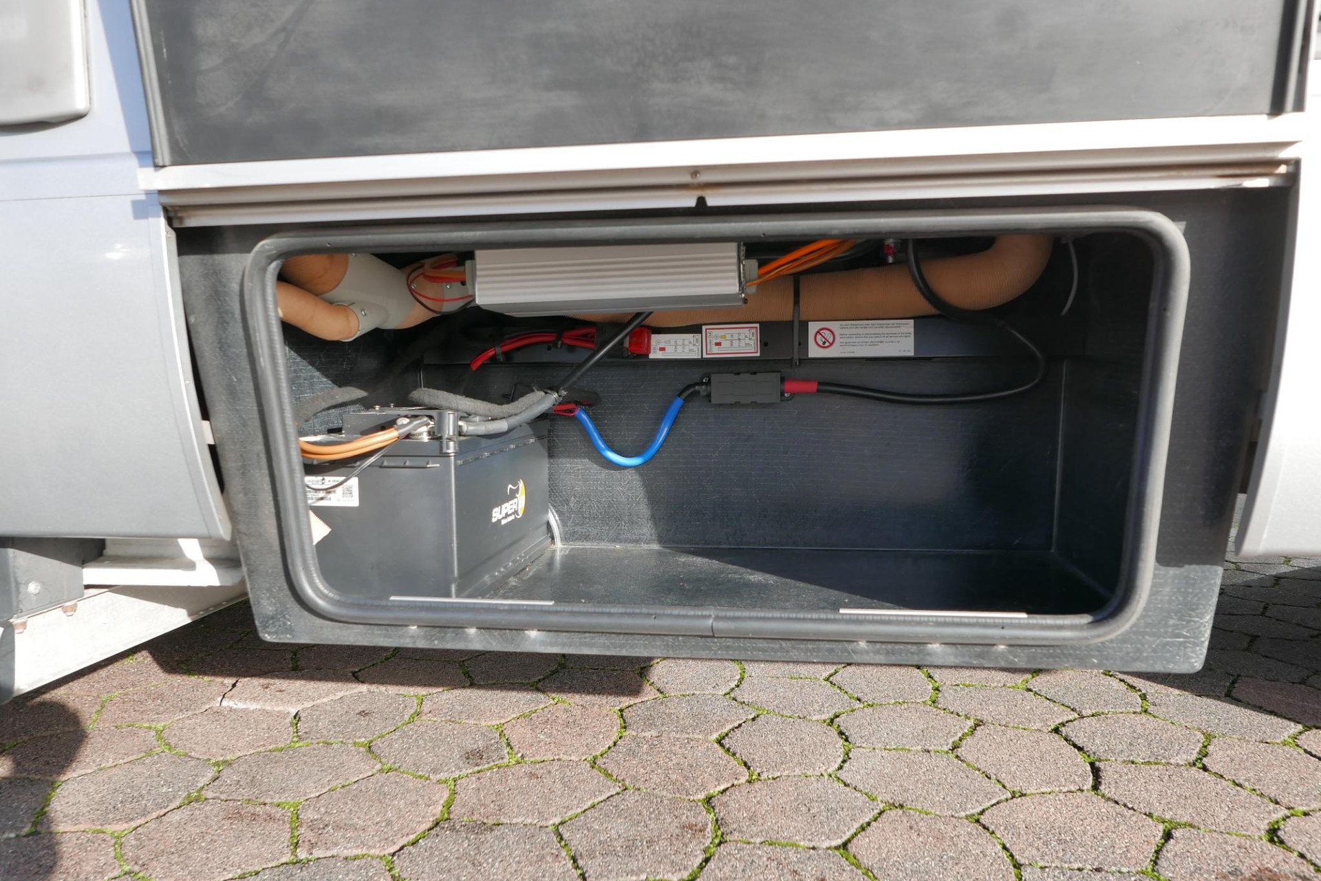 Hymer ML-I 570 60 Edition | Automaat | Lithium | Enkele bedden | 6,75 M |
