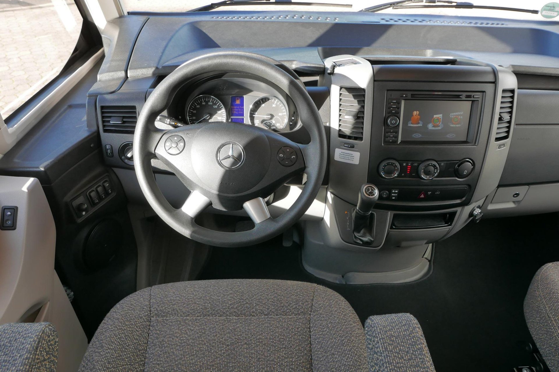 Hymer ML-I 570 60 Edition | Automaat | Lithium | Enkele bedden | 6,75 M |